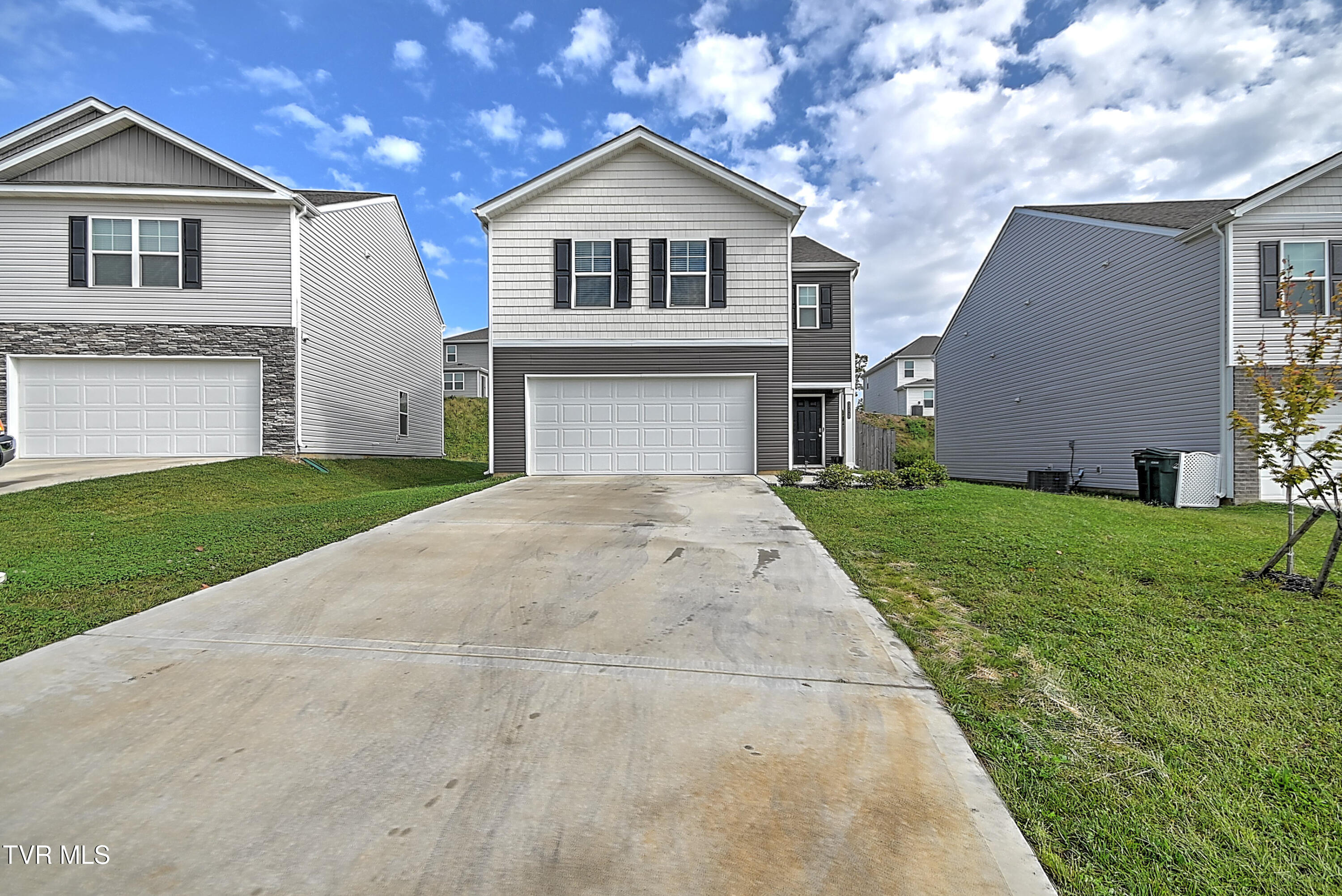1228 Cherry Grove