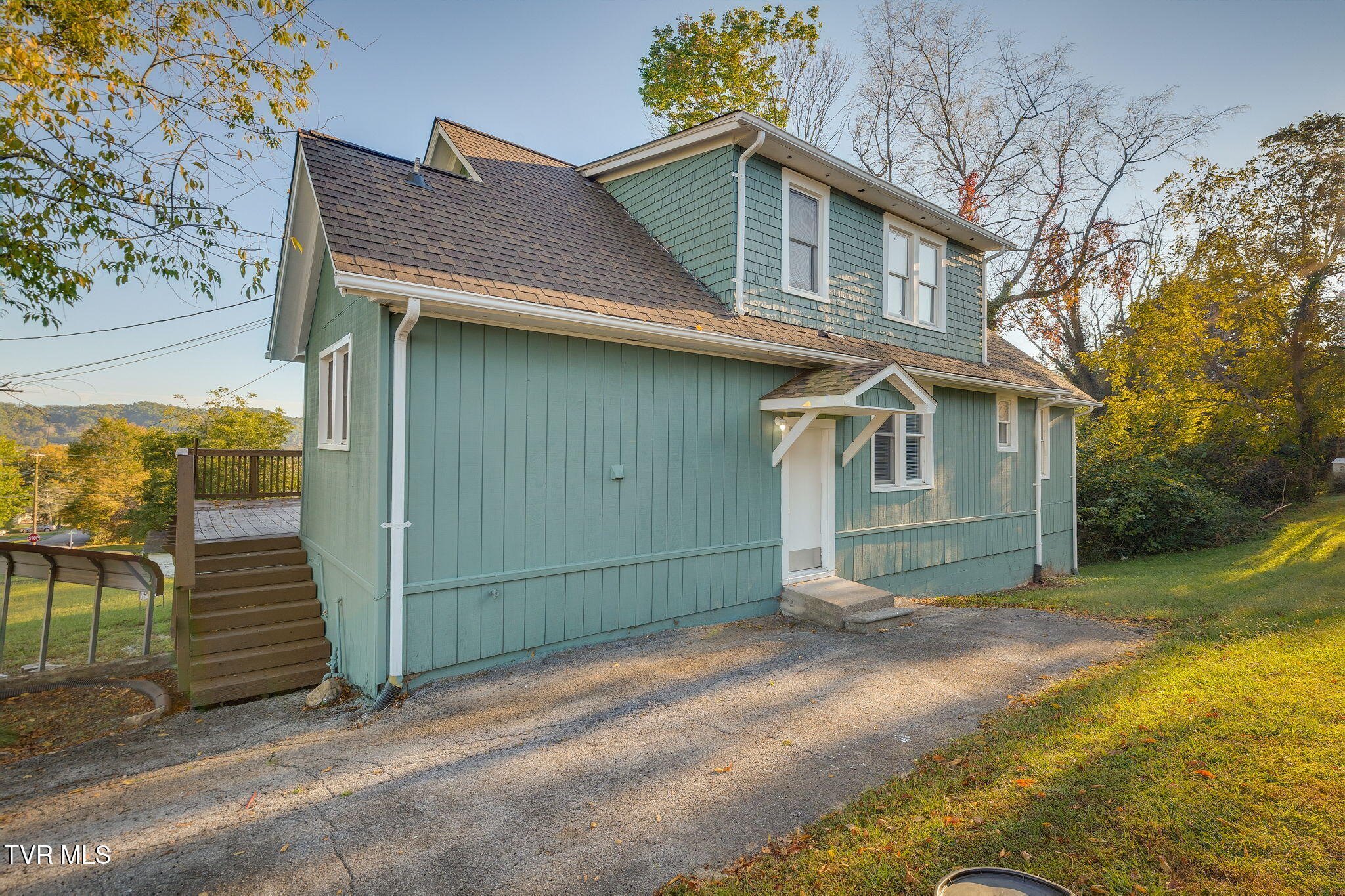 548 Floyd Street