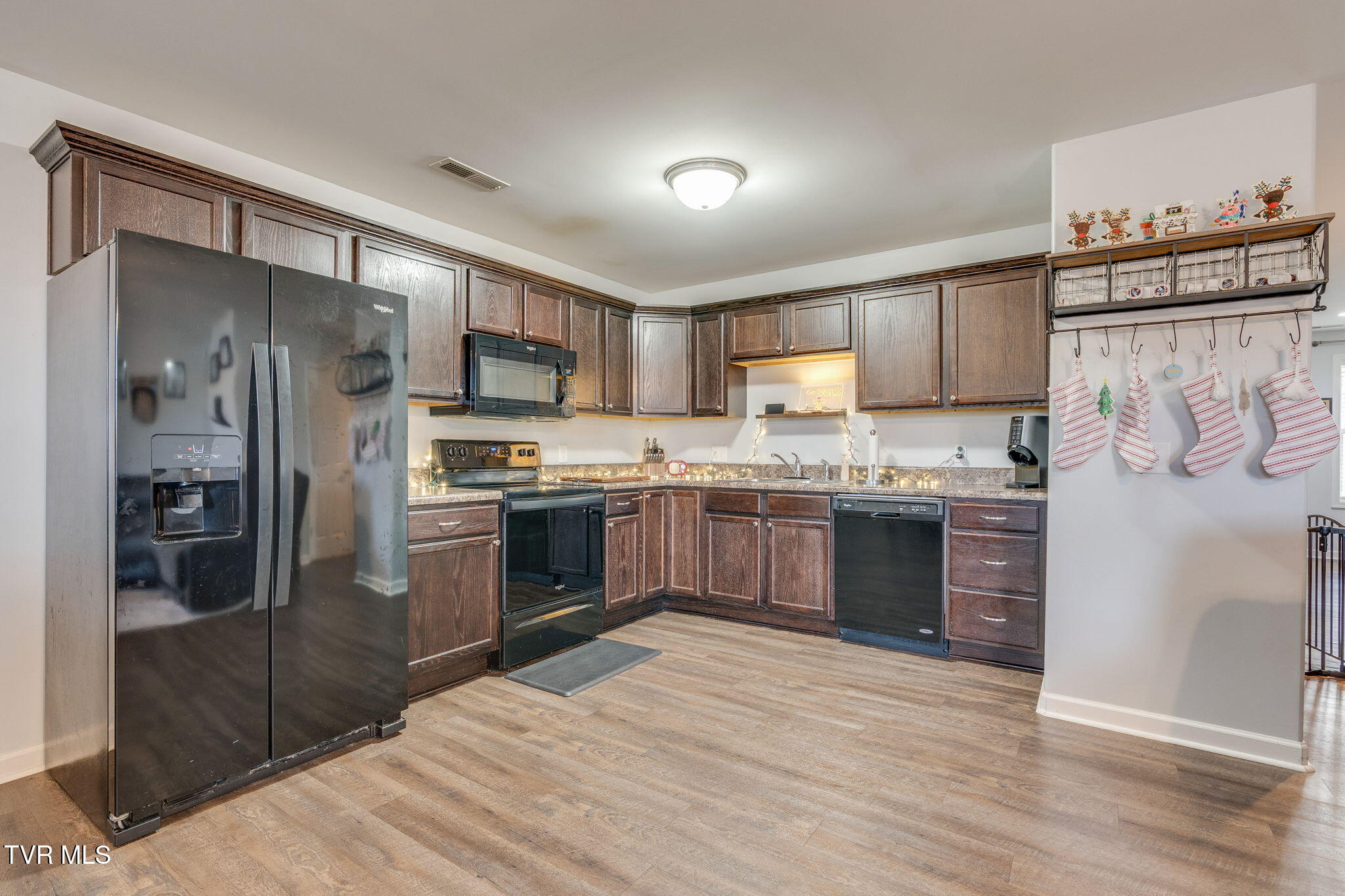 425 Manchester Place -