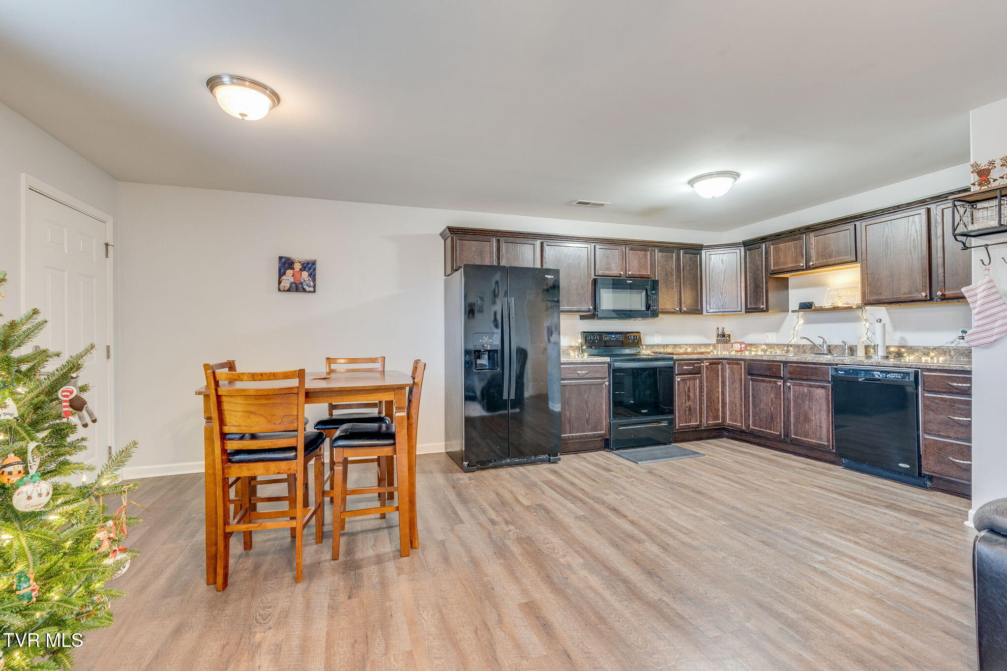 425 Manchester Place -