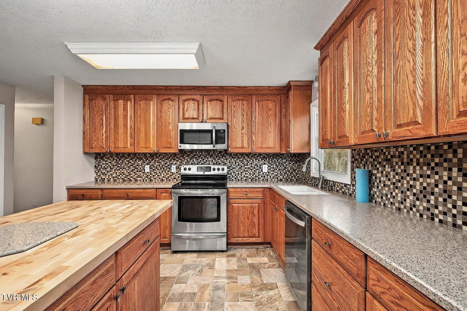 1140 Eastbrook Drive