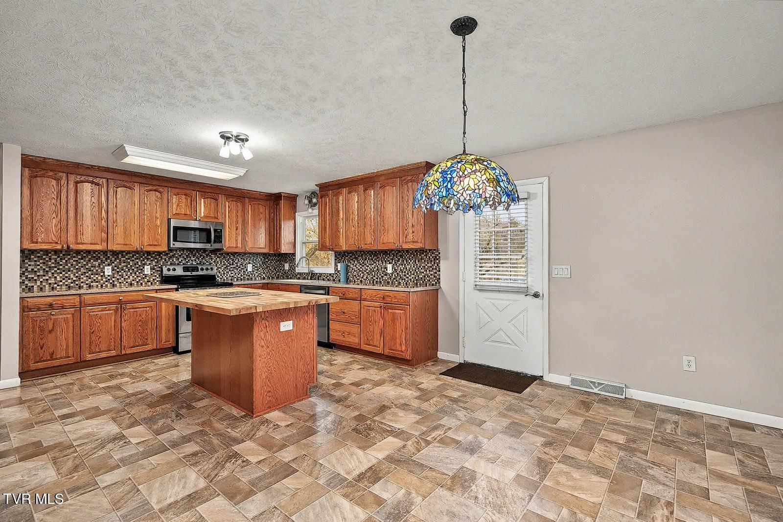 1140 Eastbrook Drive