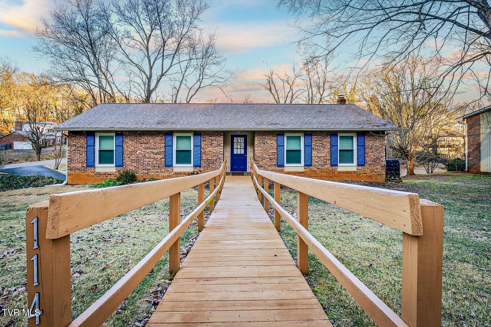 1140 Eastbrook Drive