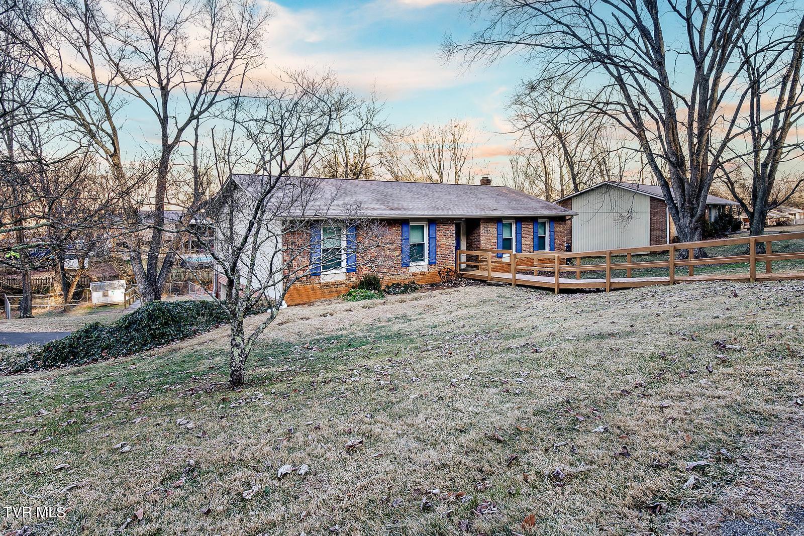 1140 Eastbrook Drive