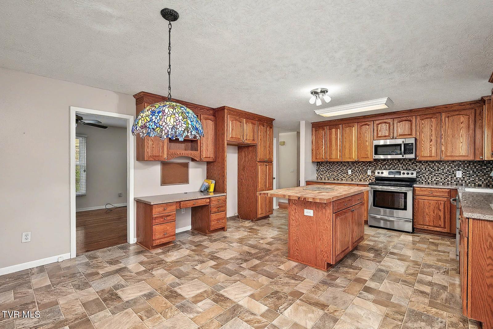 1140 Eastbrook Drive
