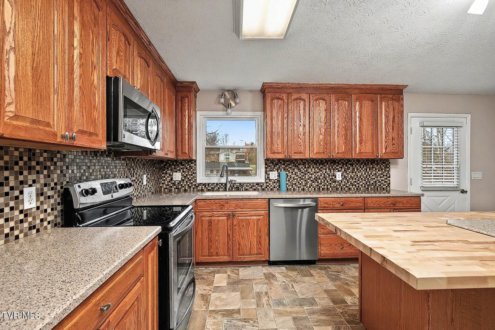 1140 Eastbrook Drive