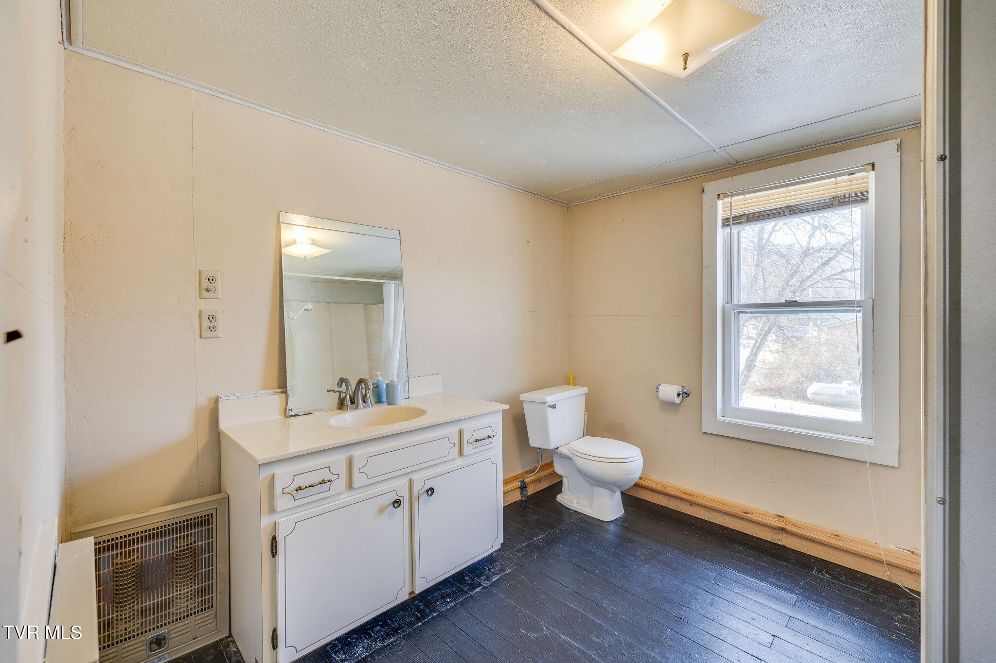 592 Heaton Creek Road