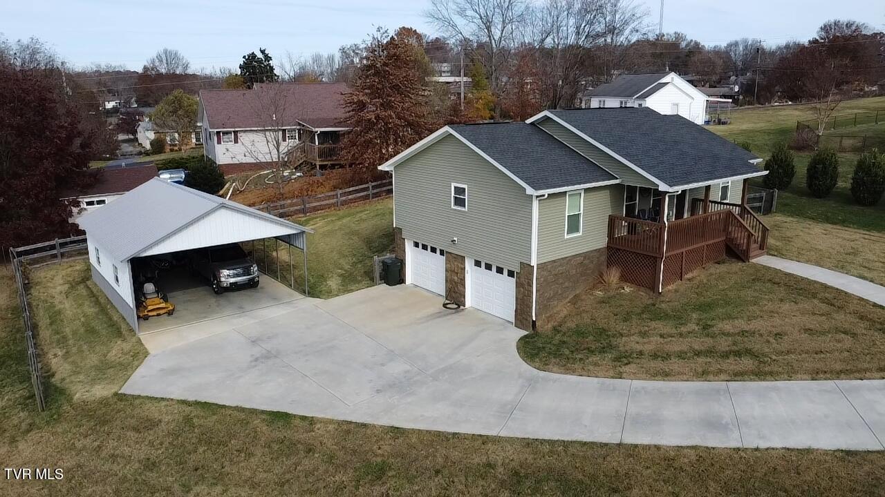 144 Maple Crest