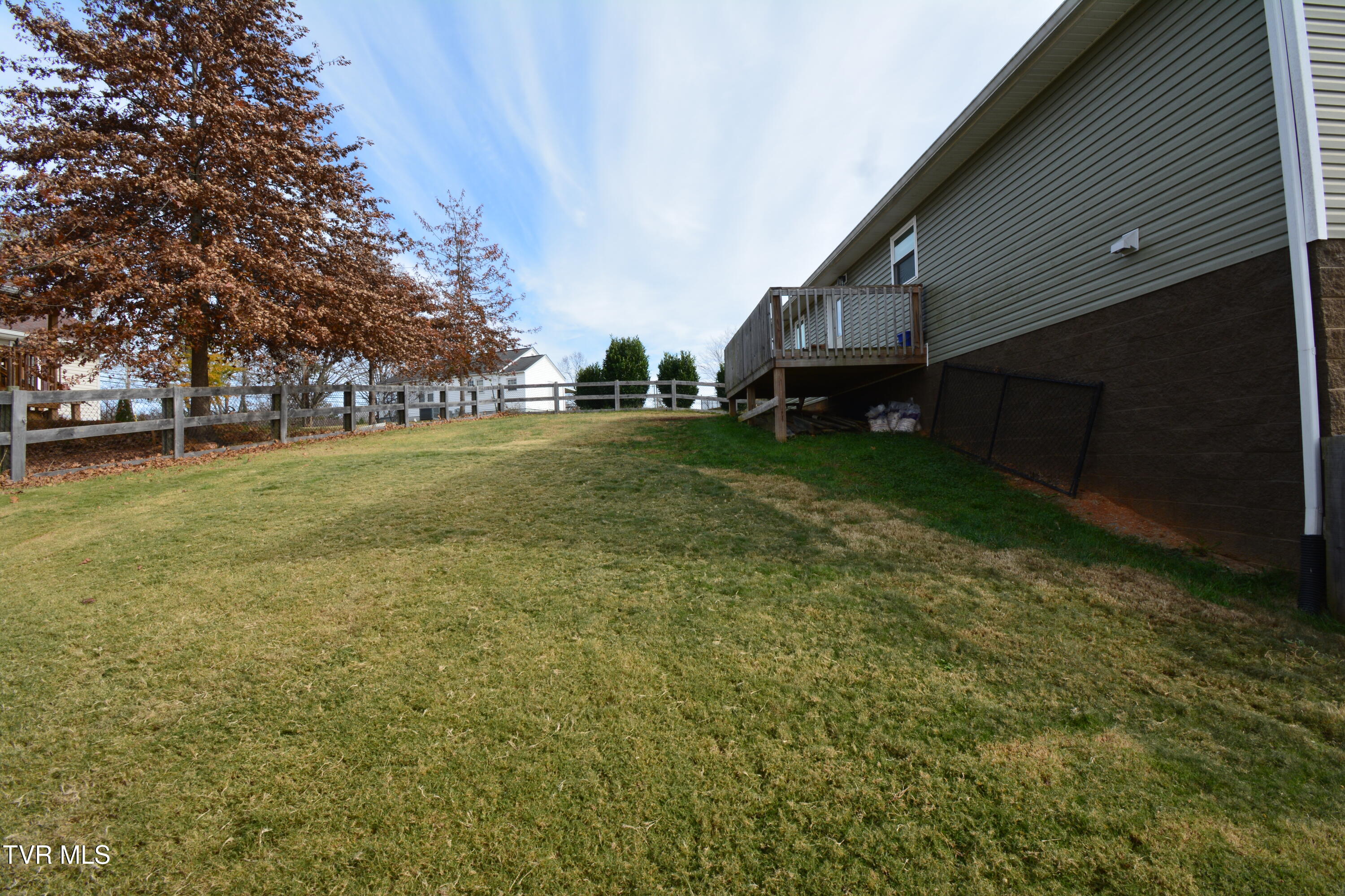 144 Maple Crest