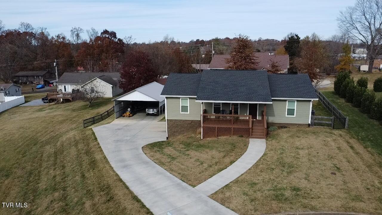144 Maple Crest