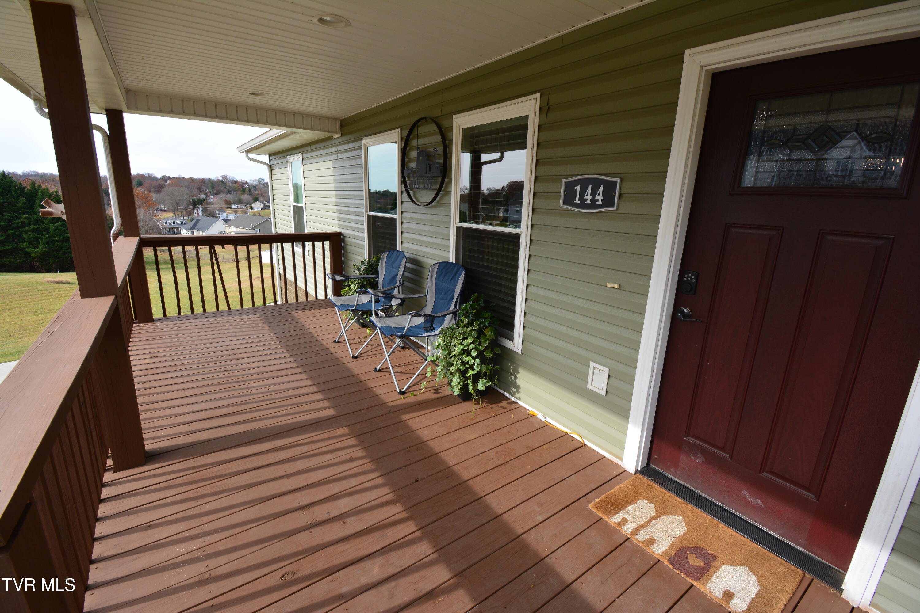 144 Maple Crest