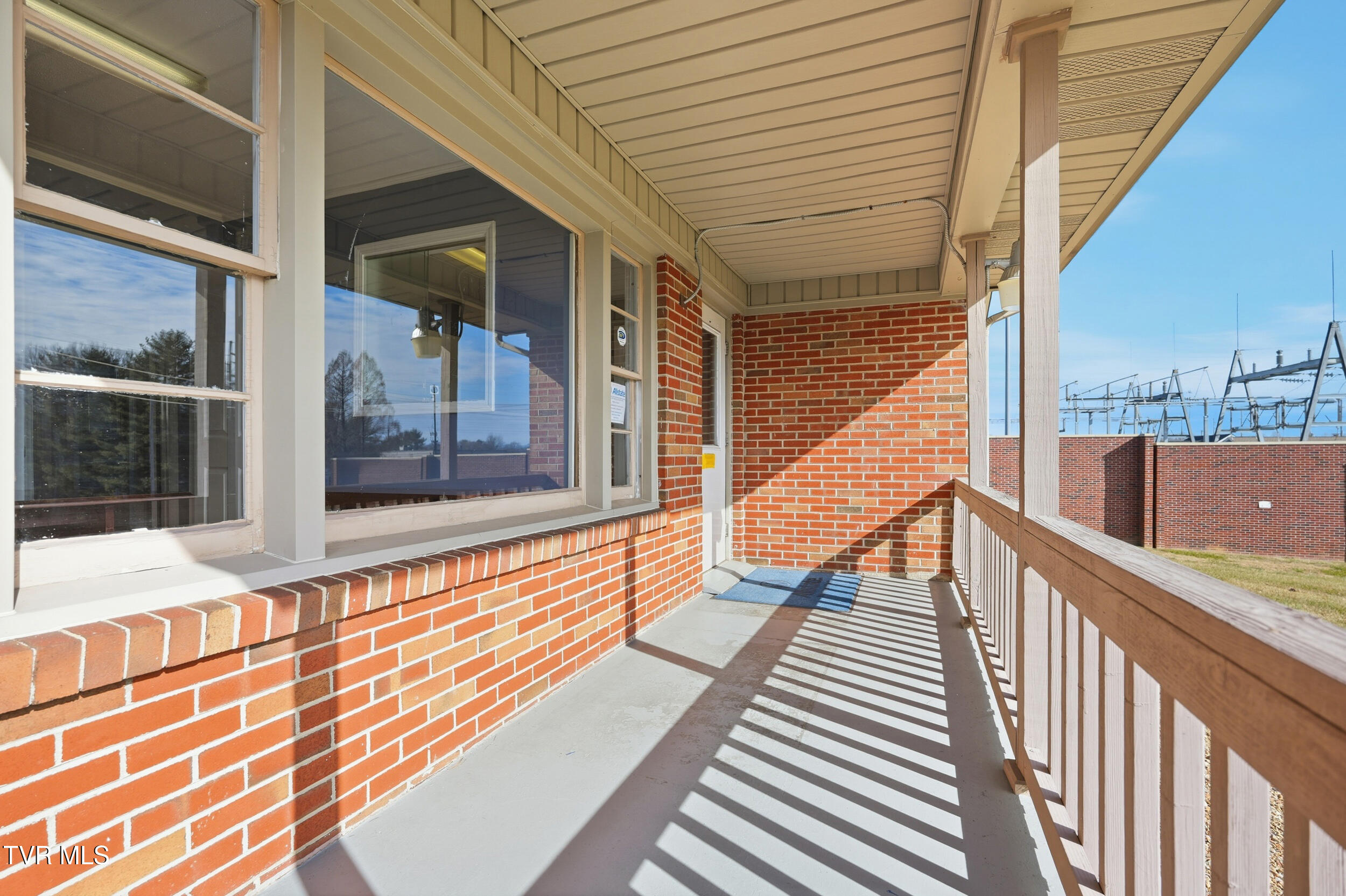 1510 Bluff City Highway