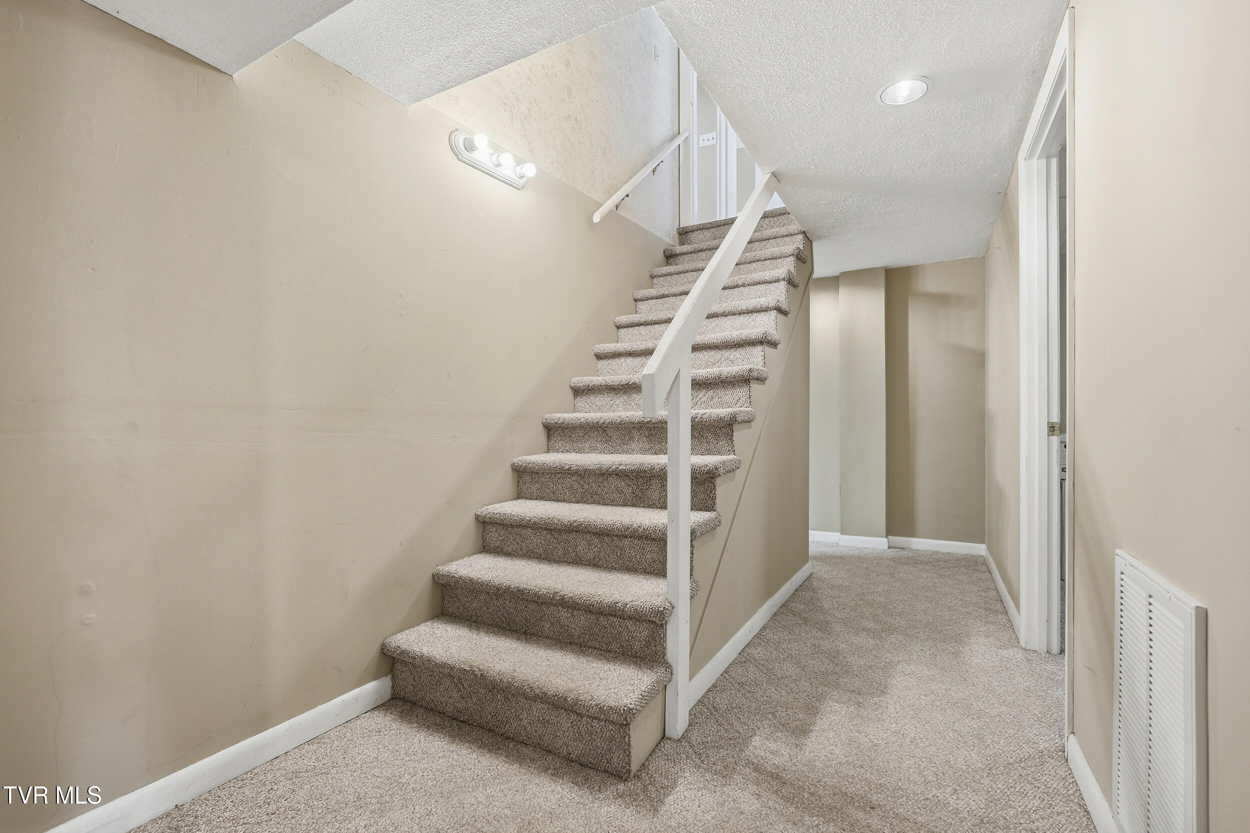 1510 Bluff City Highway