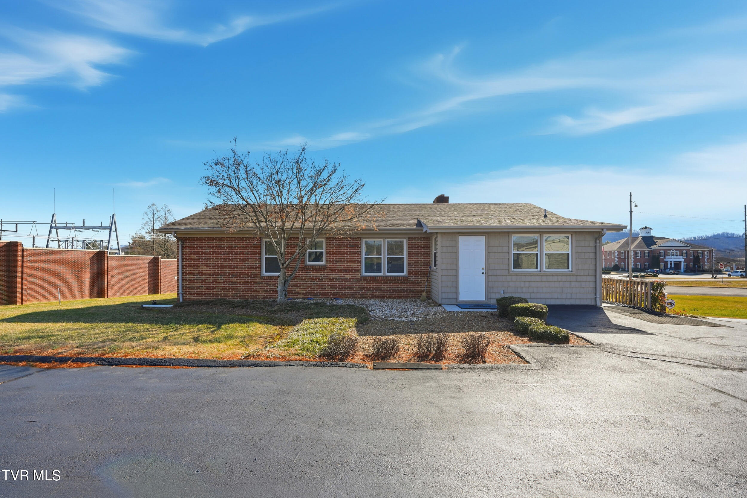 1510 Bluff City Highway