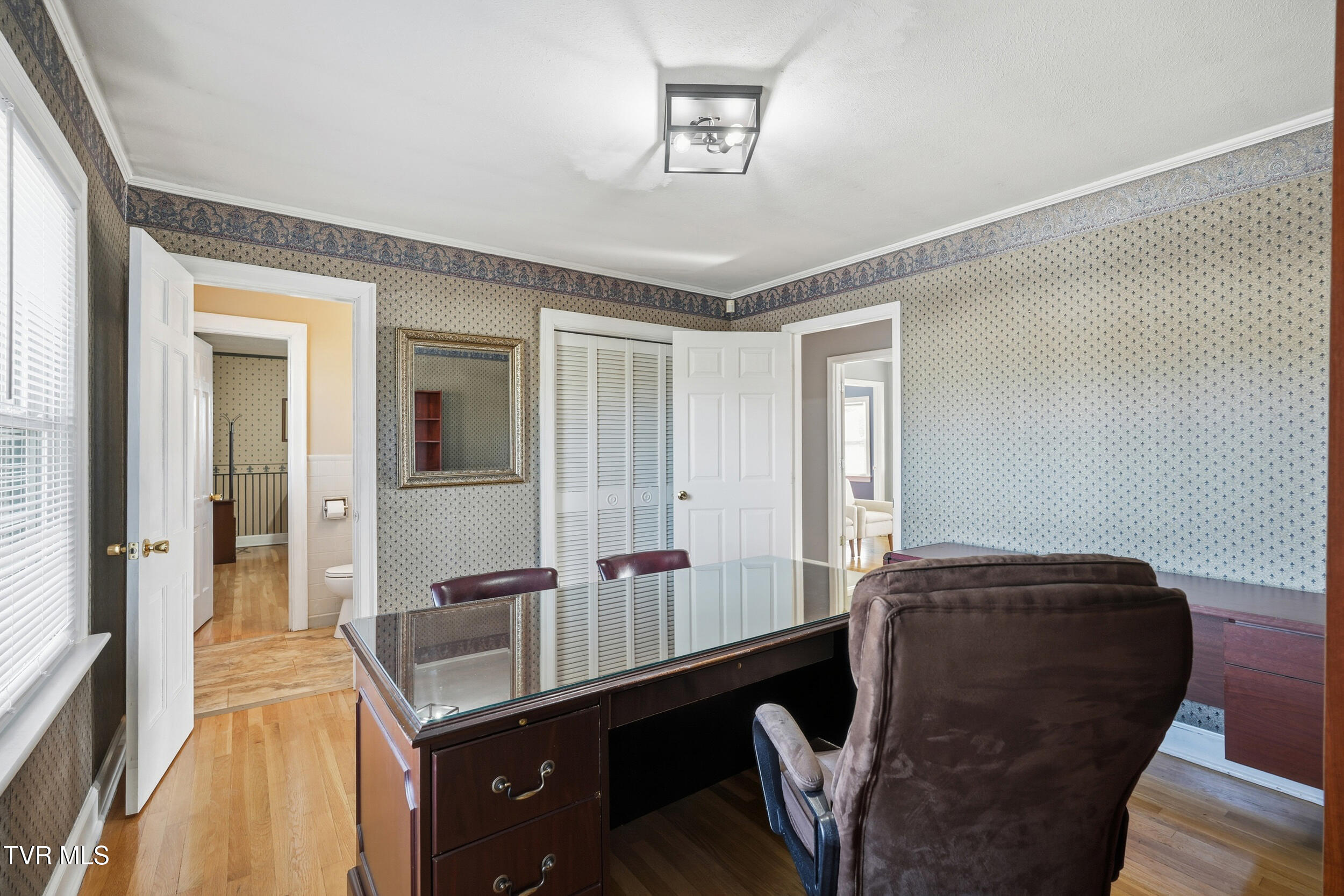 1510 Bluff City Highway