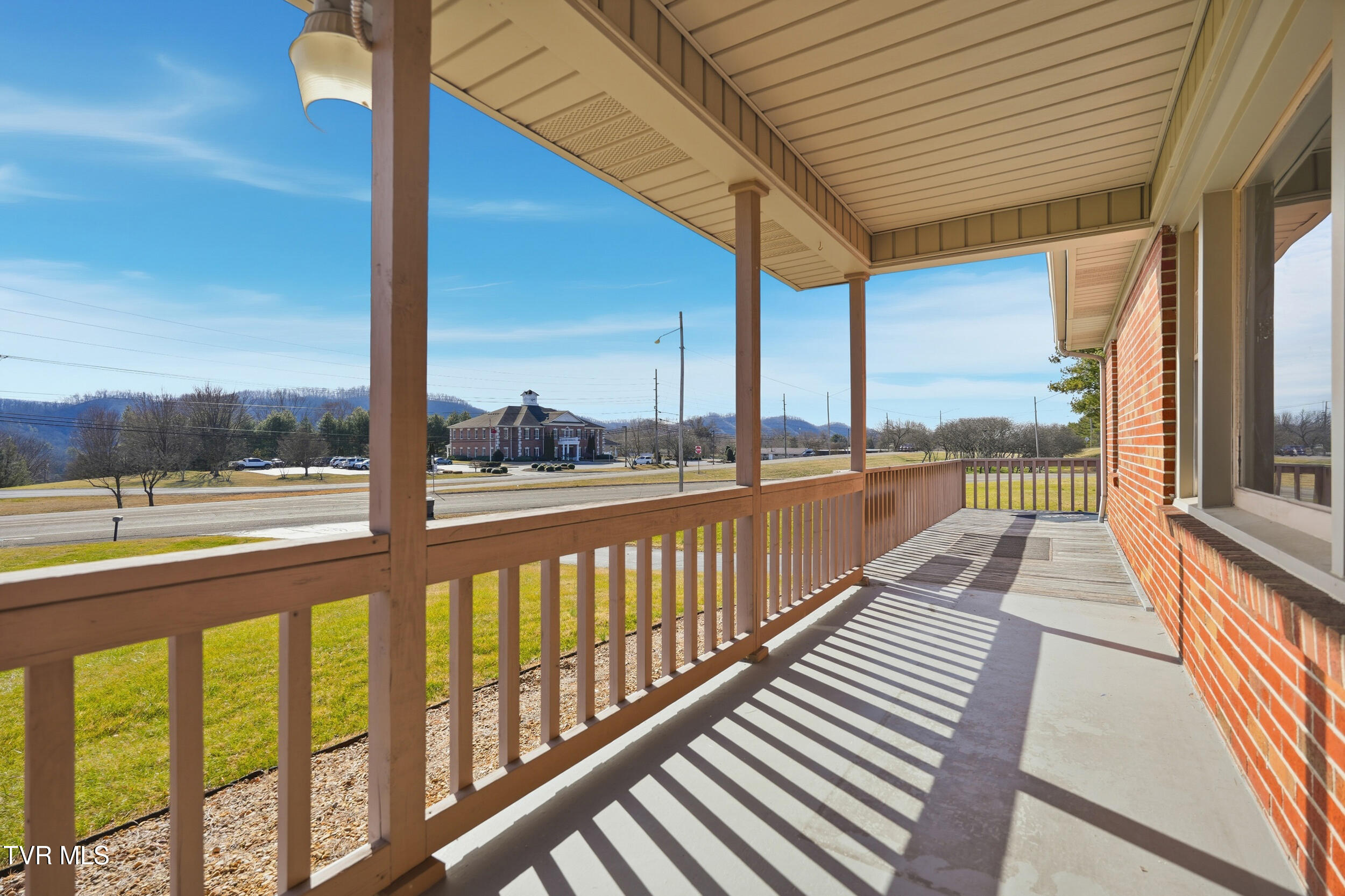 1510 Bluff City Highway