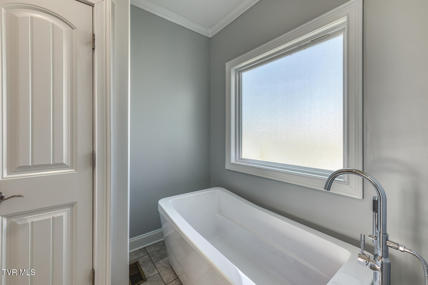 228 Country Meadows Circle