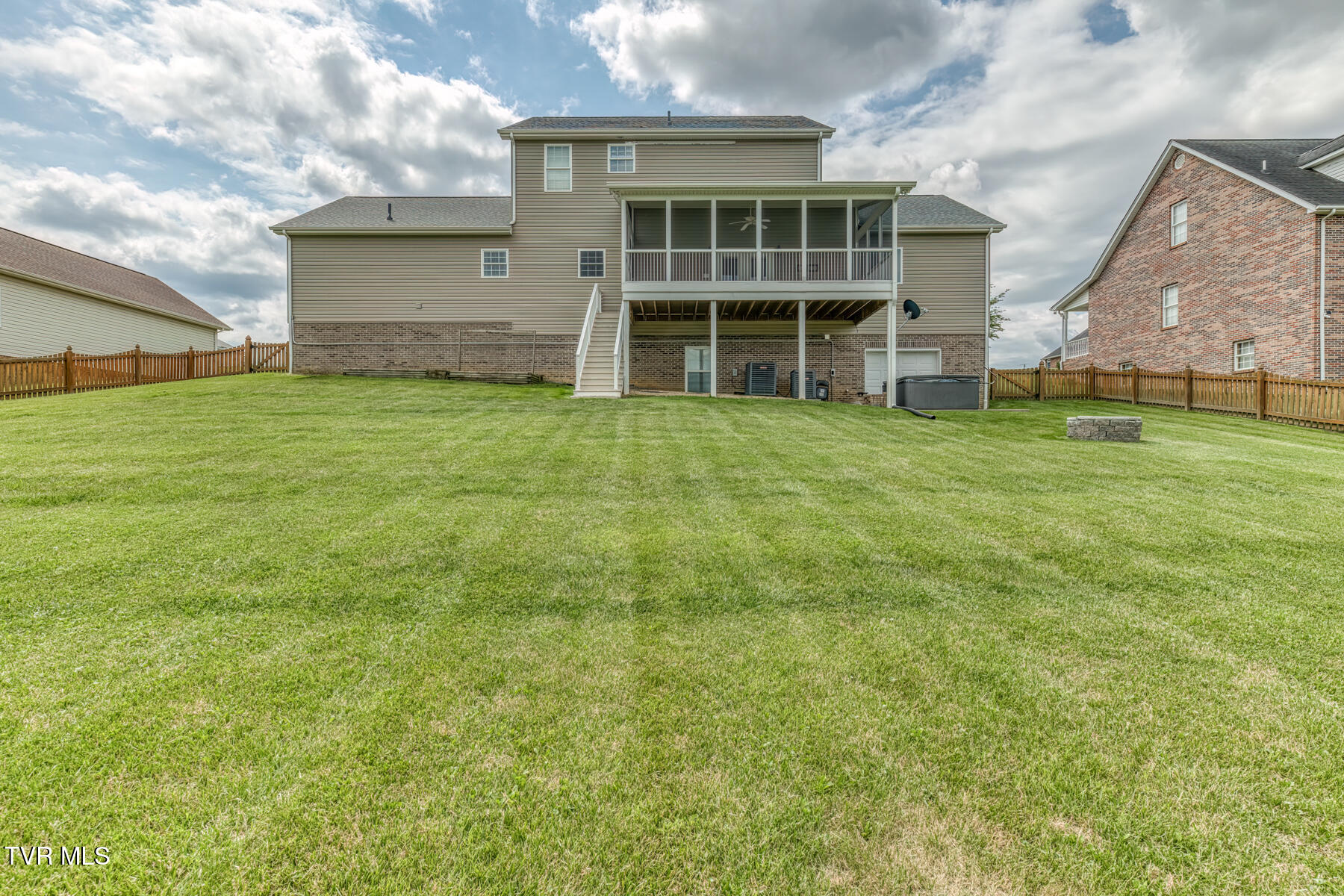 228 Country Meadows Circle