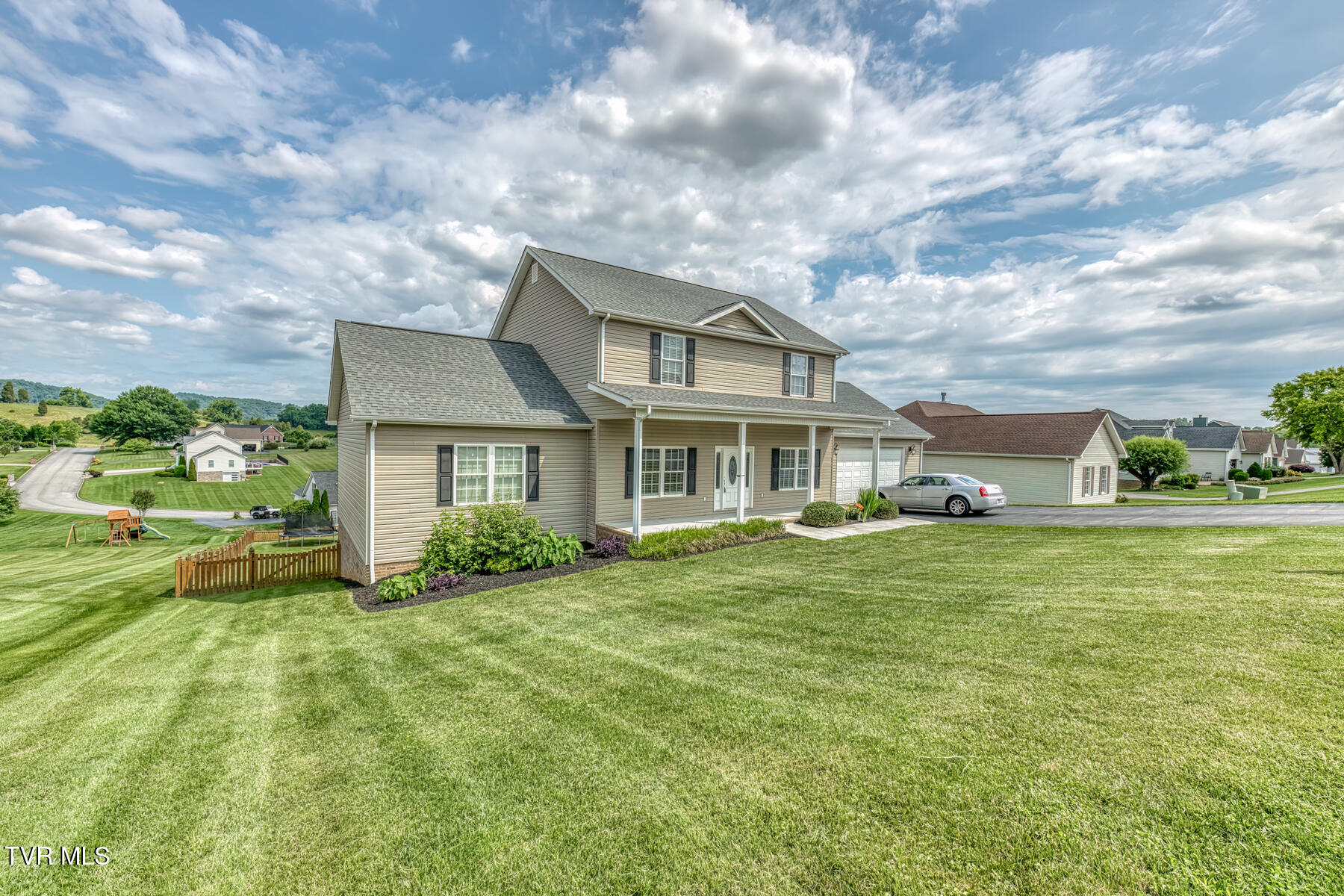 228 Country Meadows Circle