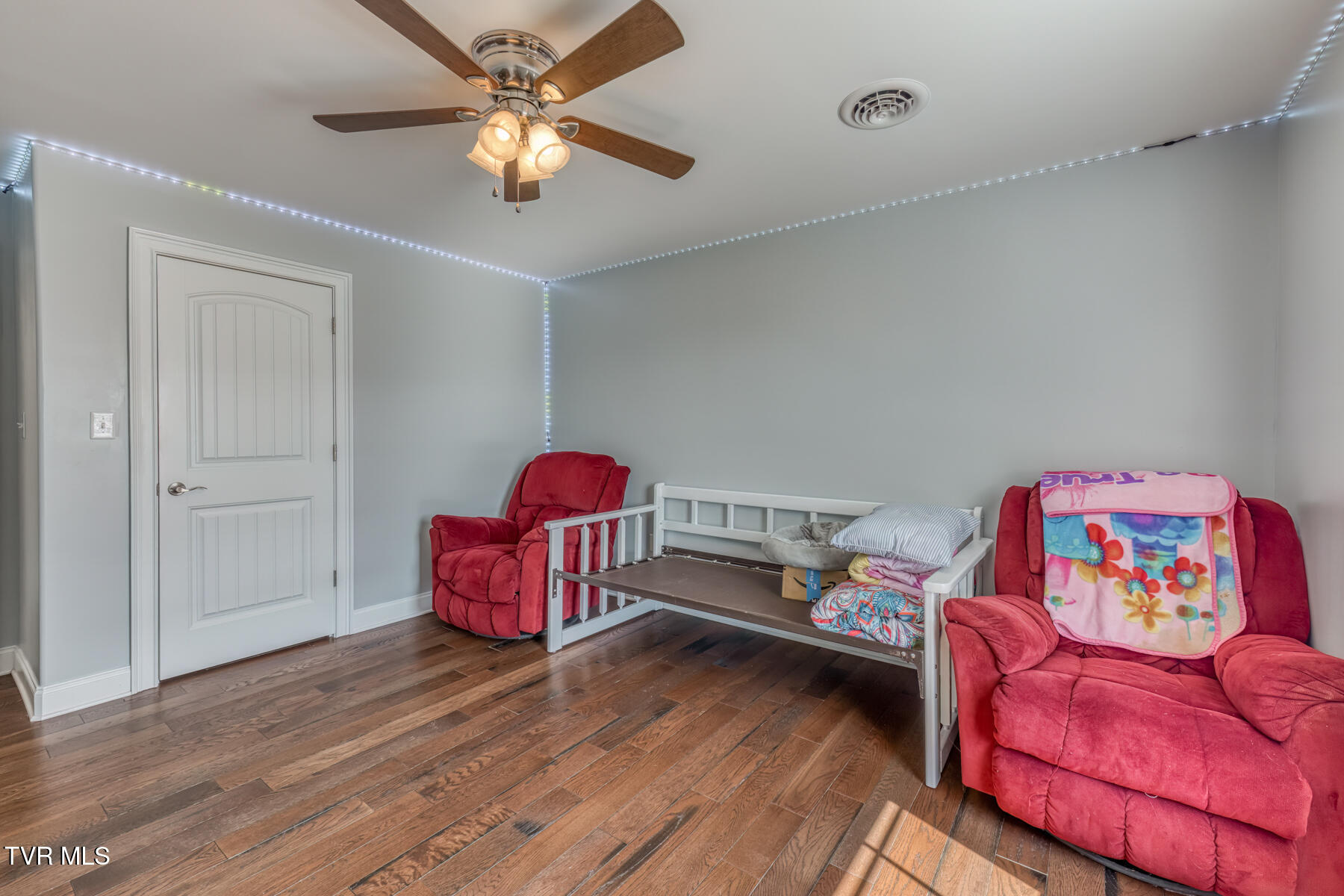 228 Country Meadows Circle