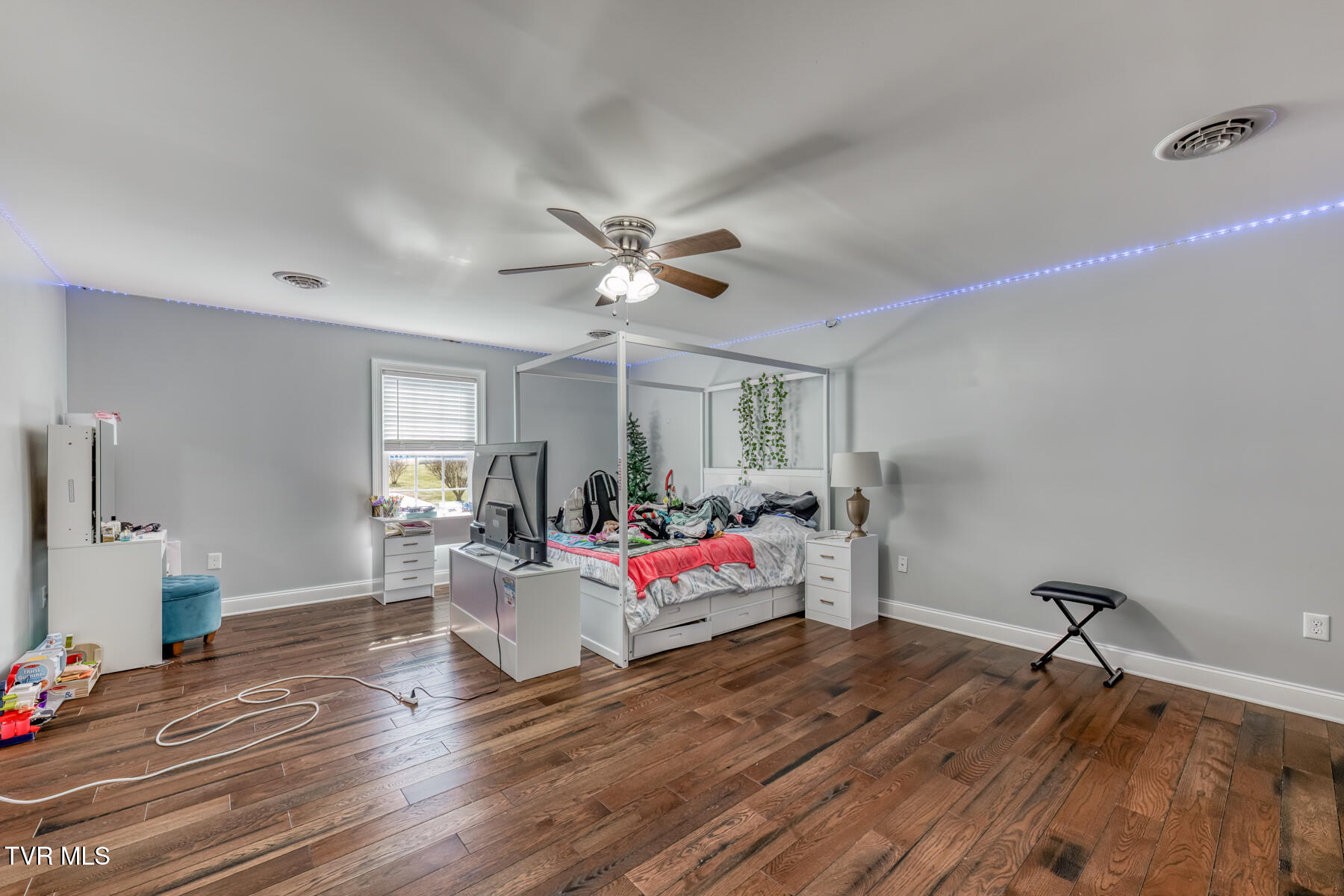 228 Country Meadows Circle