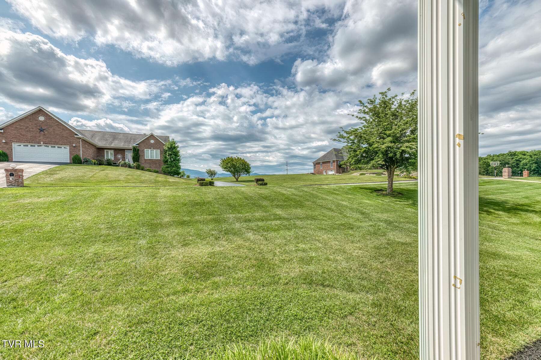 228 Country Meadows Circle