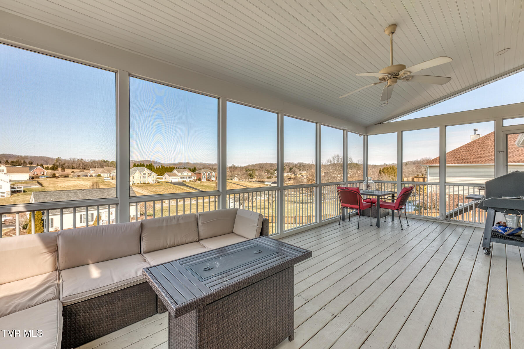 228 Country Meadows Circle