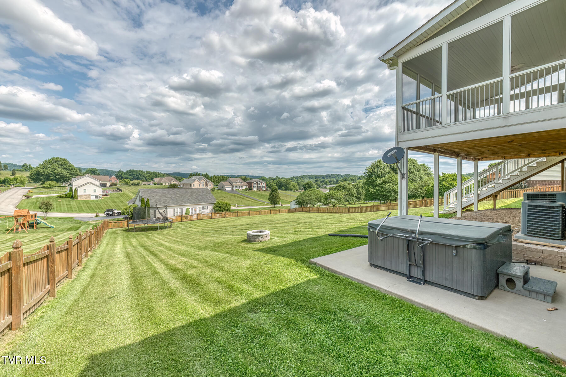 228 Country Meadows Circle