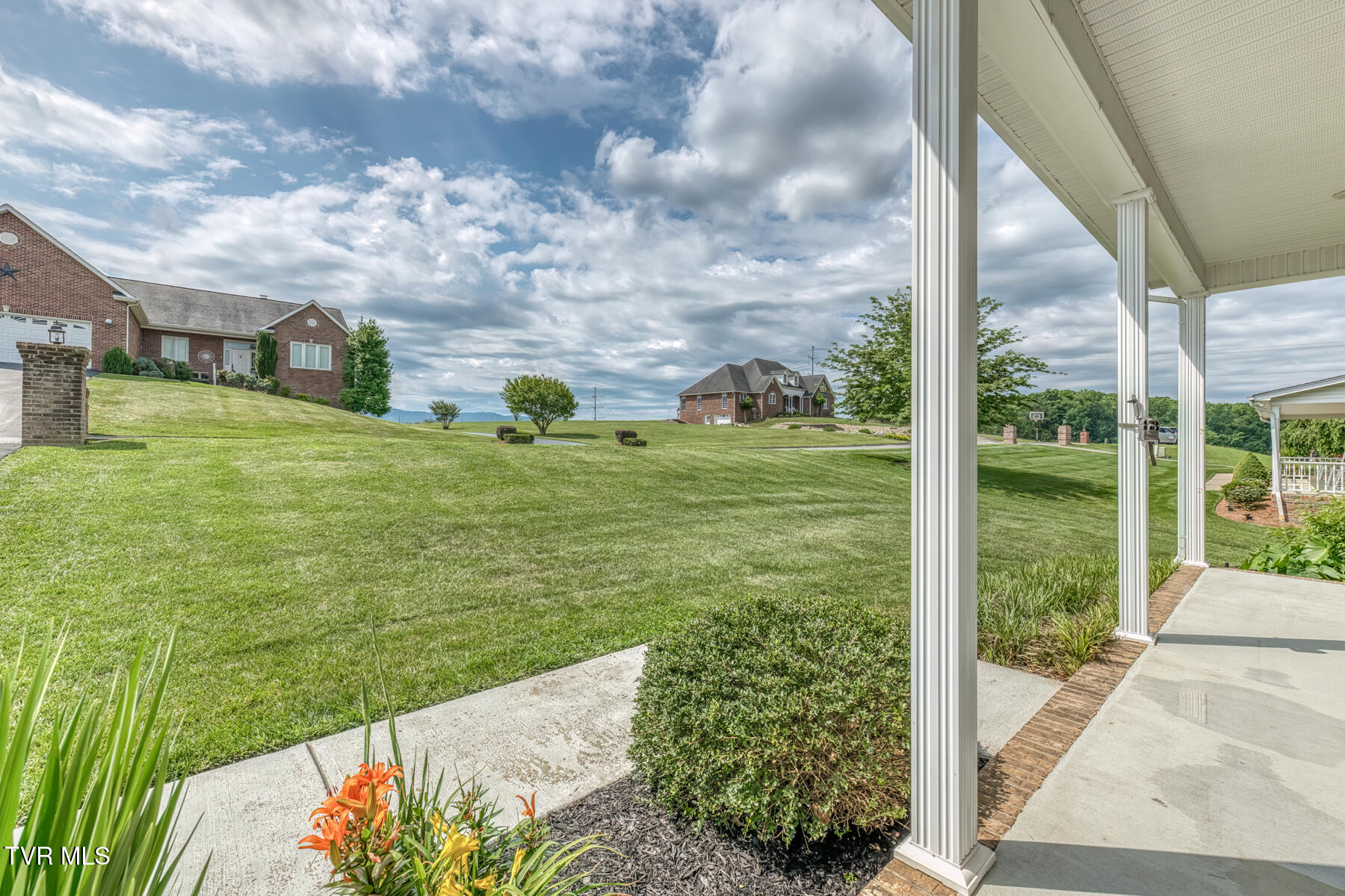 228 Country Meadows Circle