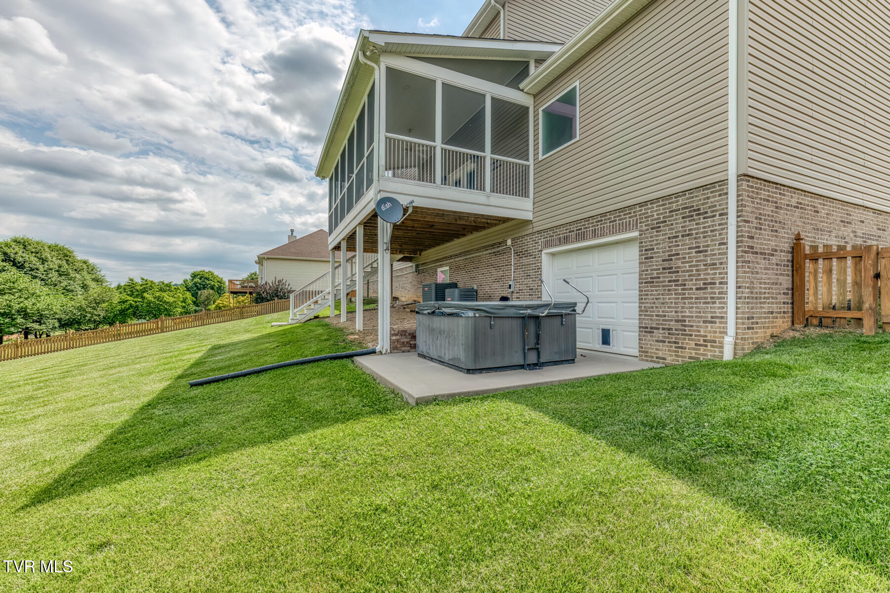 228 Country Meadows Circle