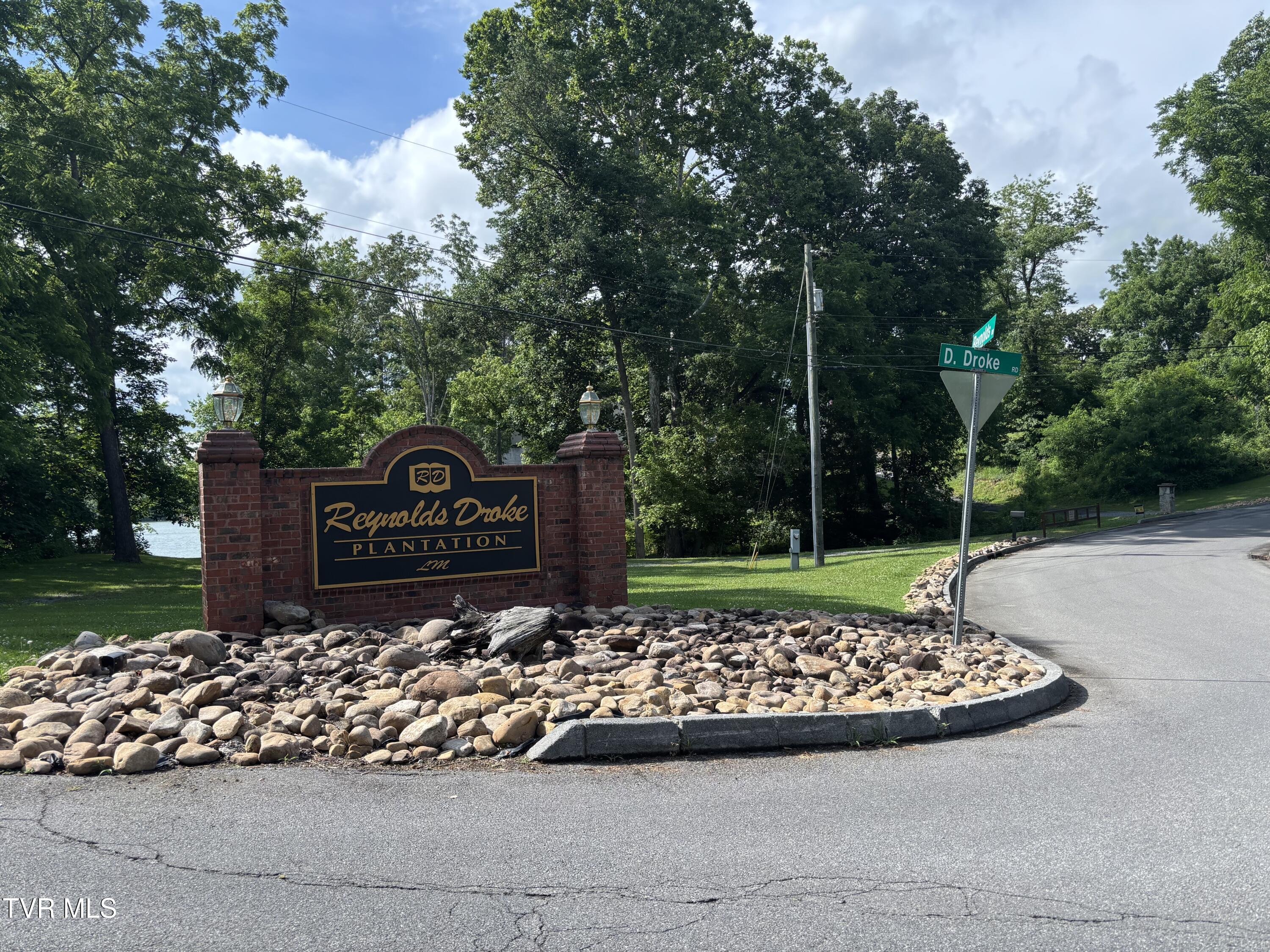 1095 Reynolds Road