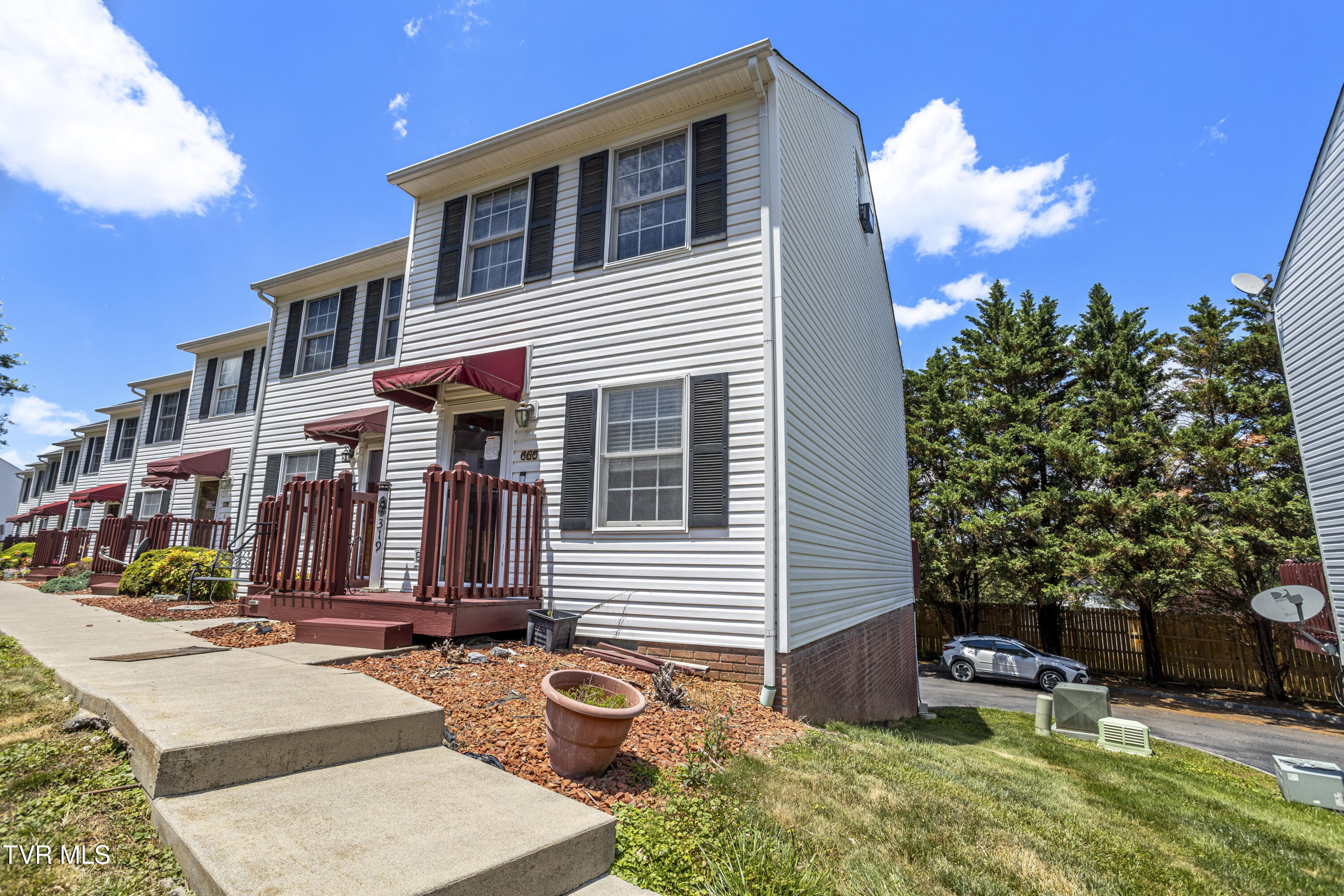 660 Beaverview Drive 660
