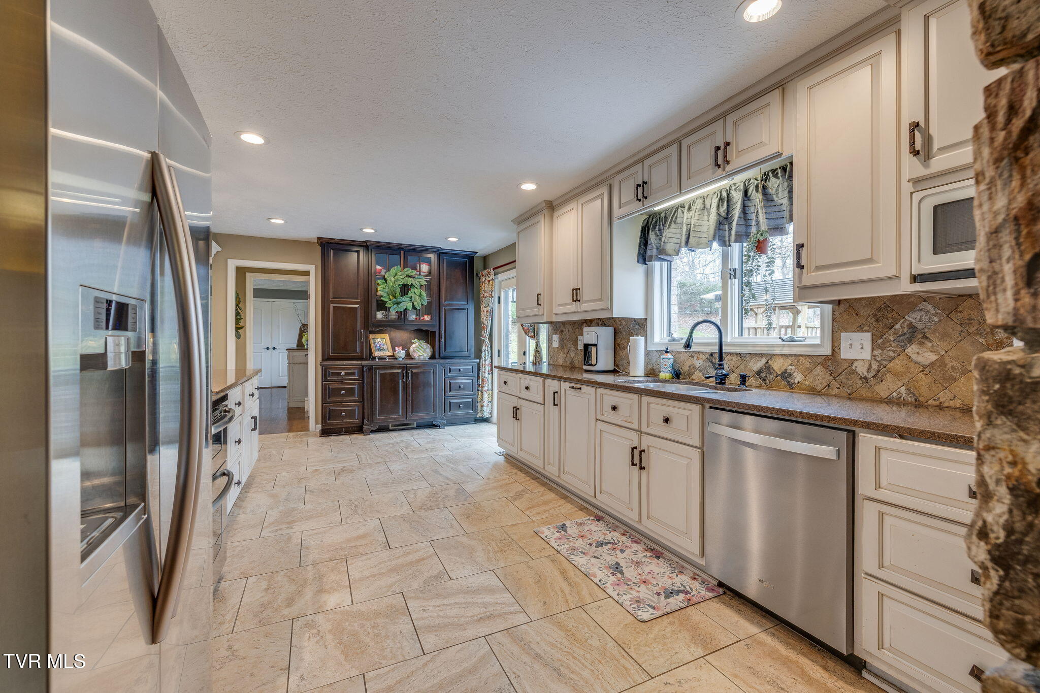 2506 Beechwood Drive
