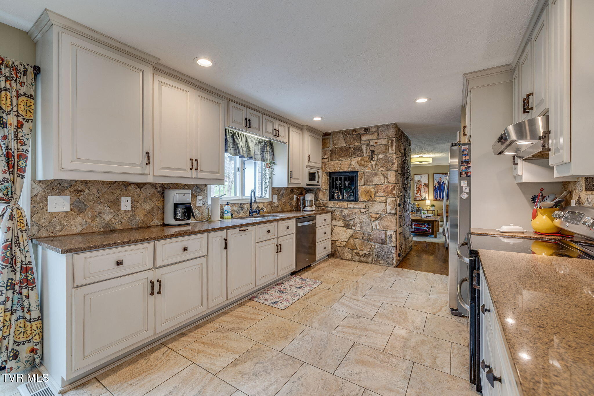 2506 Beechwood Drive