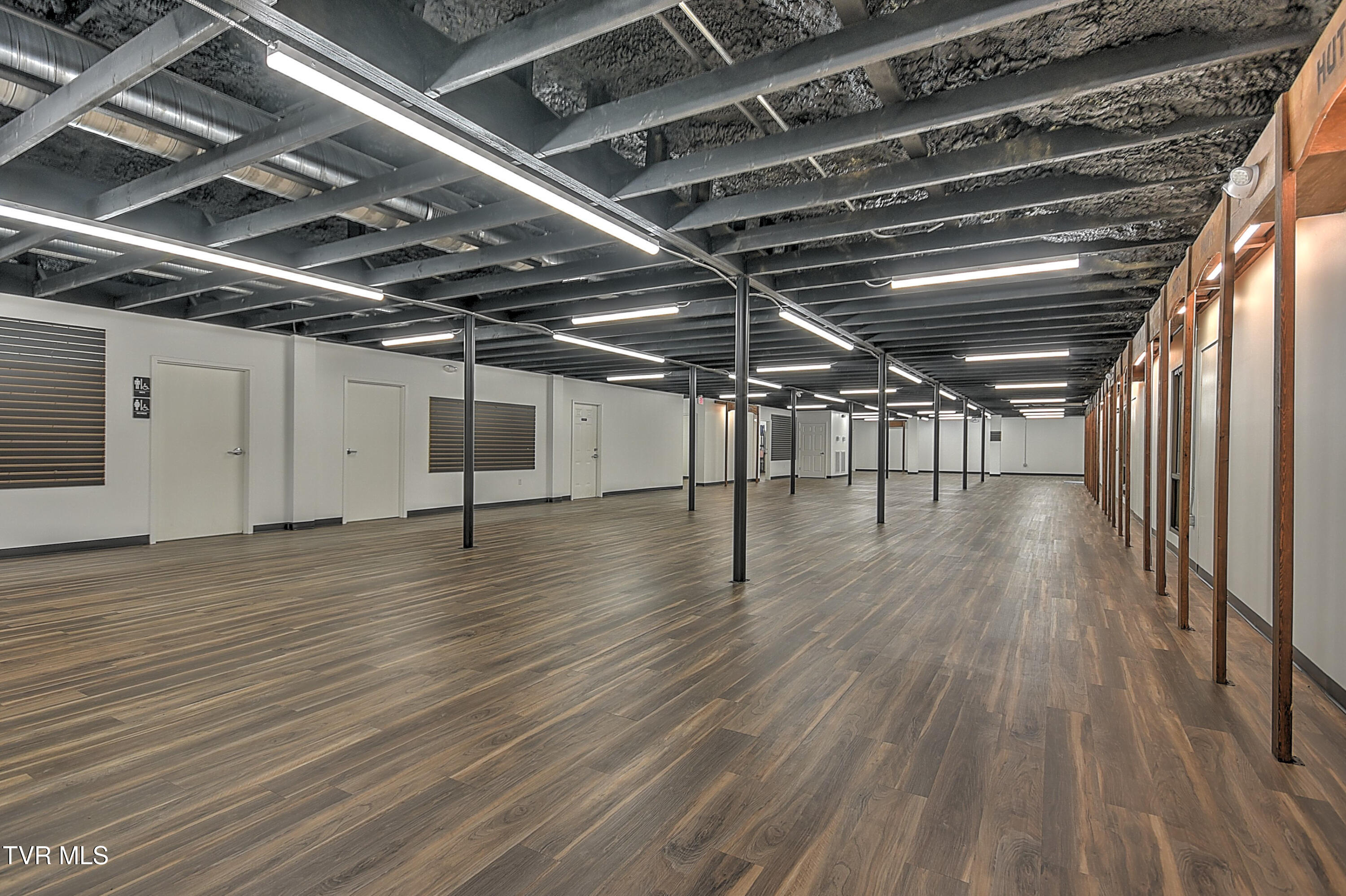 3100 North Roan Street