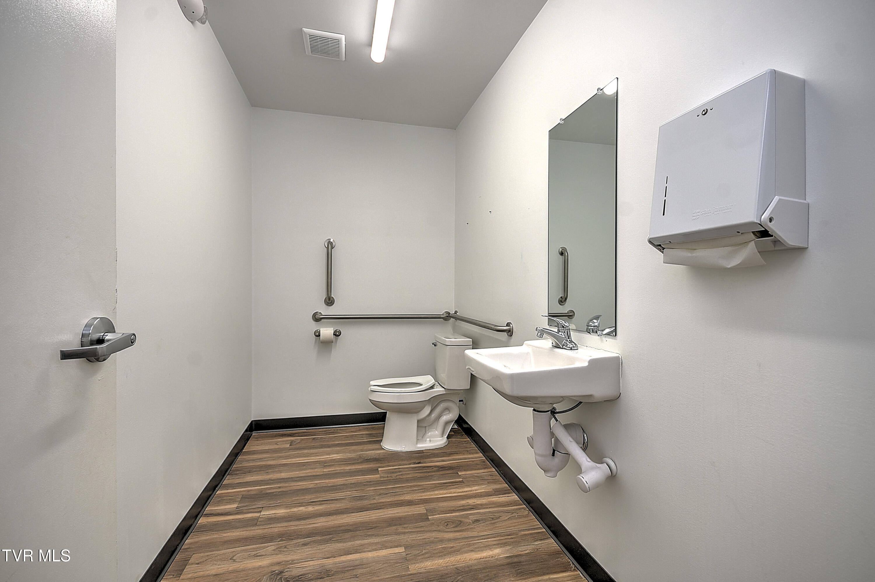 3100 North Roan Street