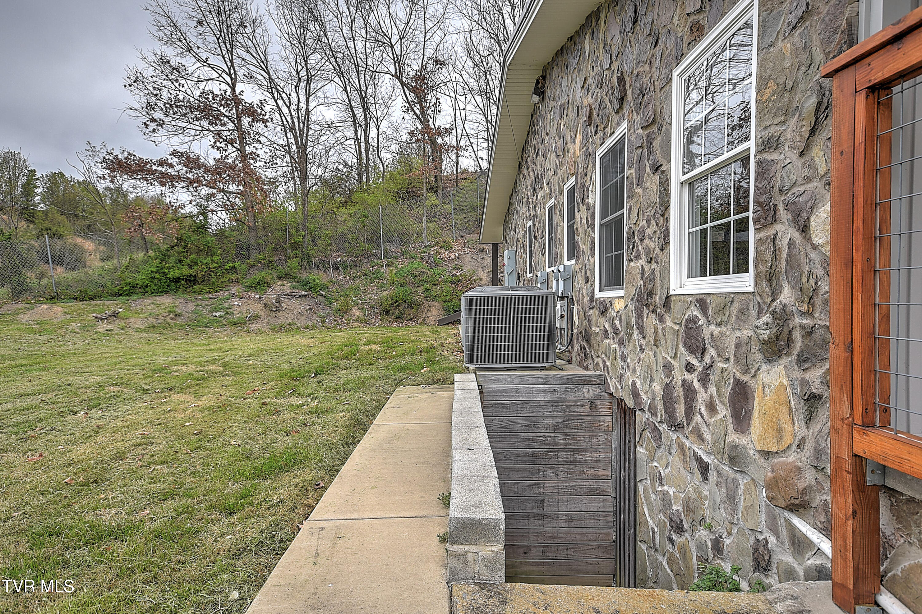 3100 North Roan Street