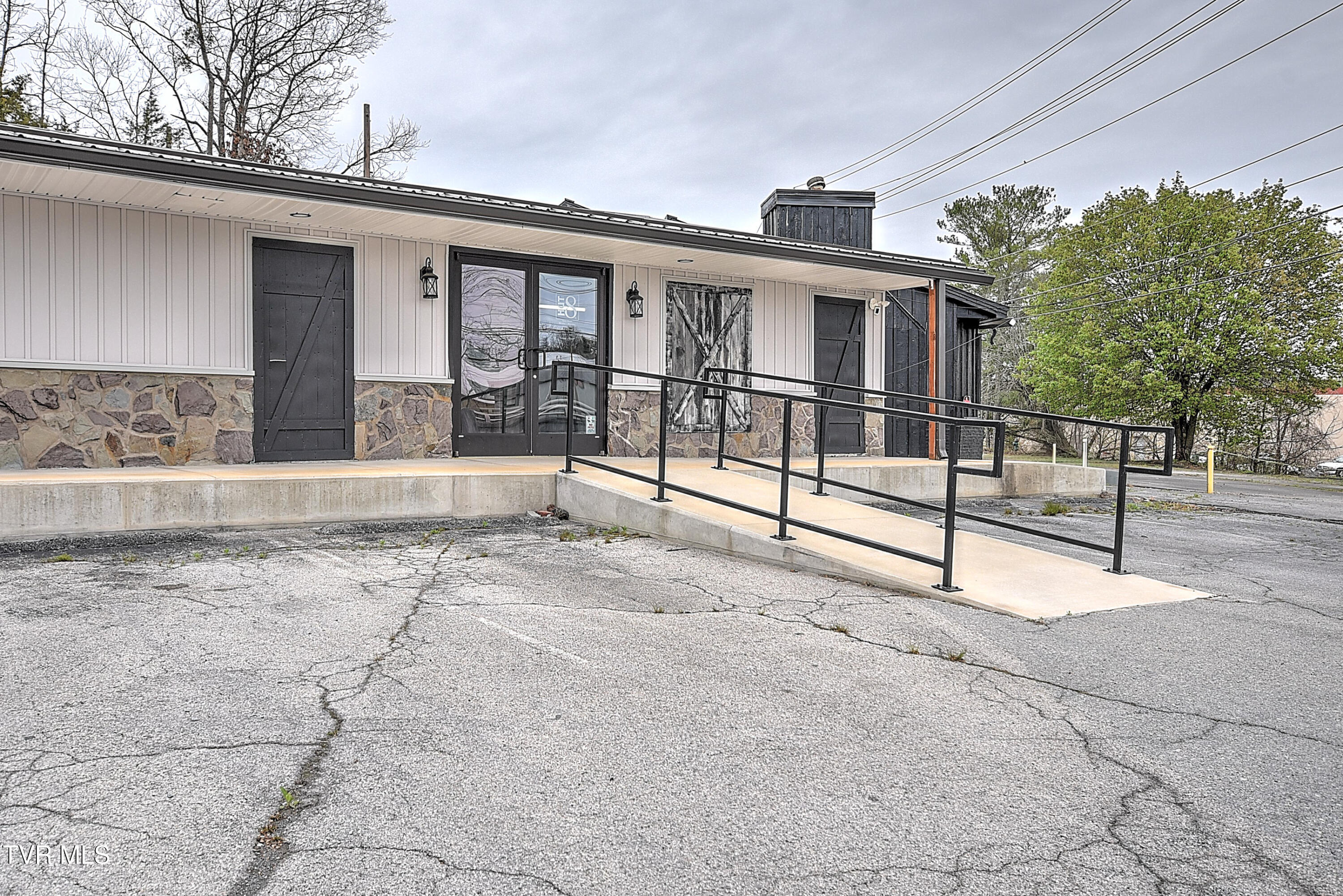 3100 North Roan Street