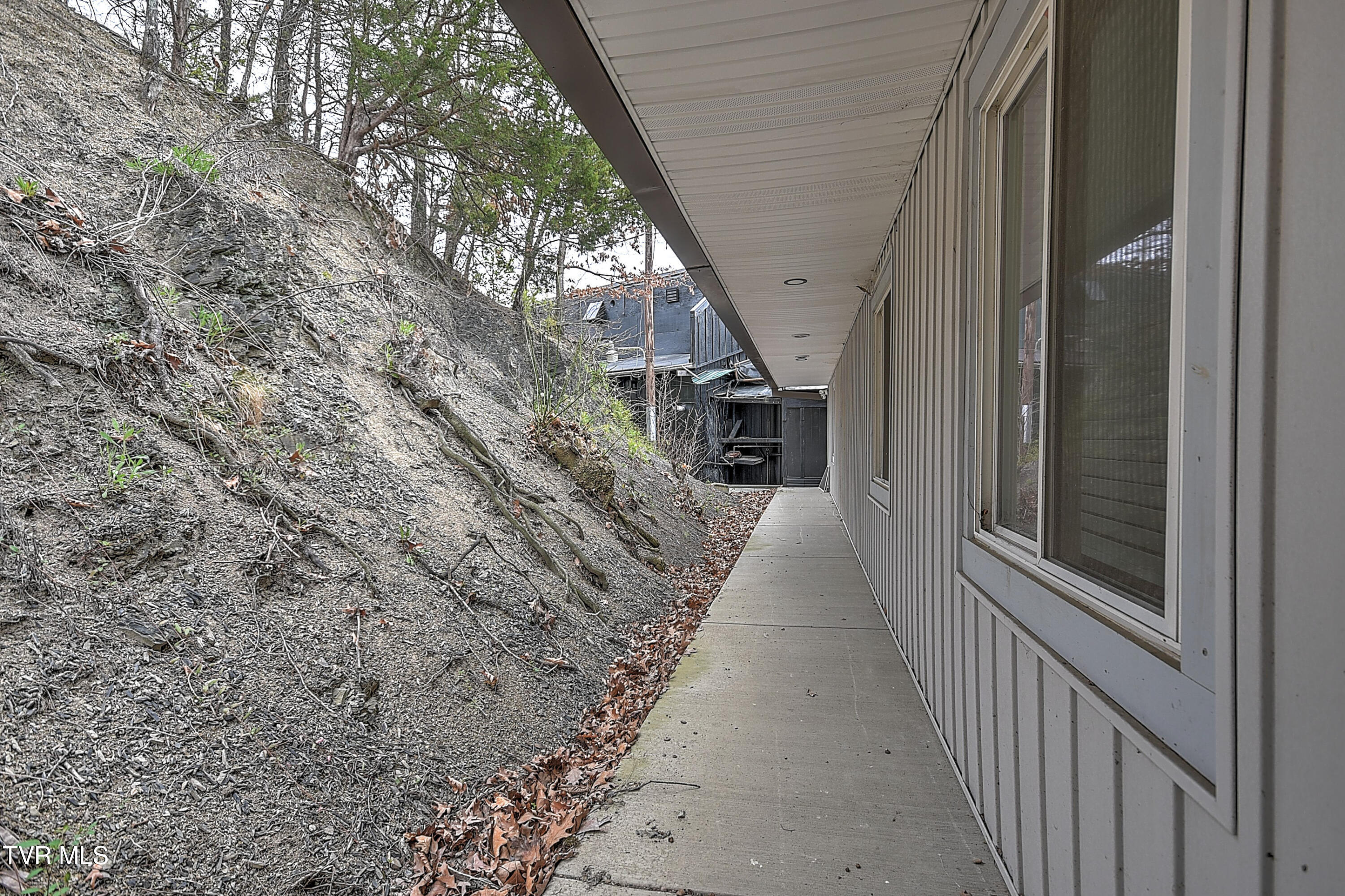 3100 North Roan Street