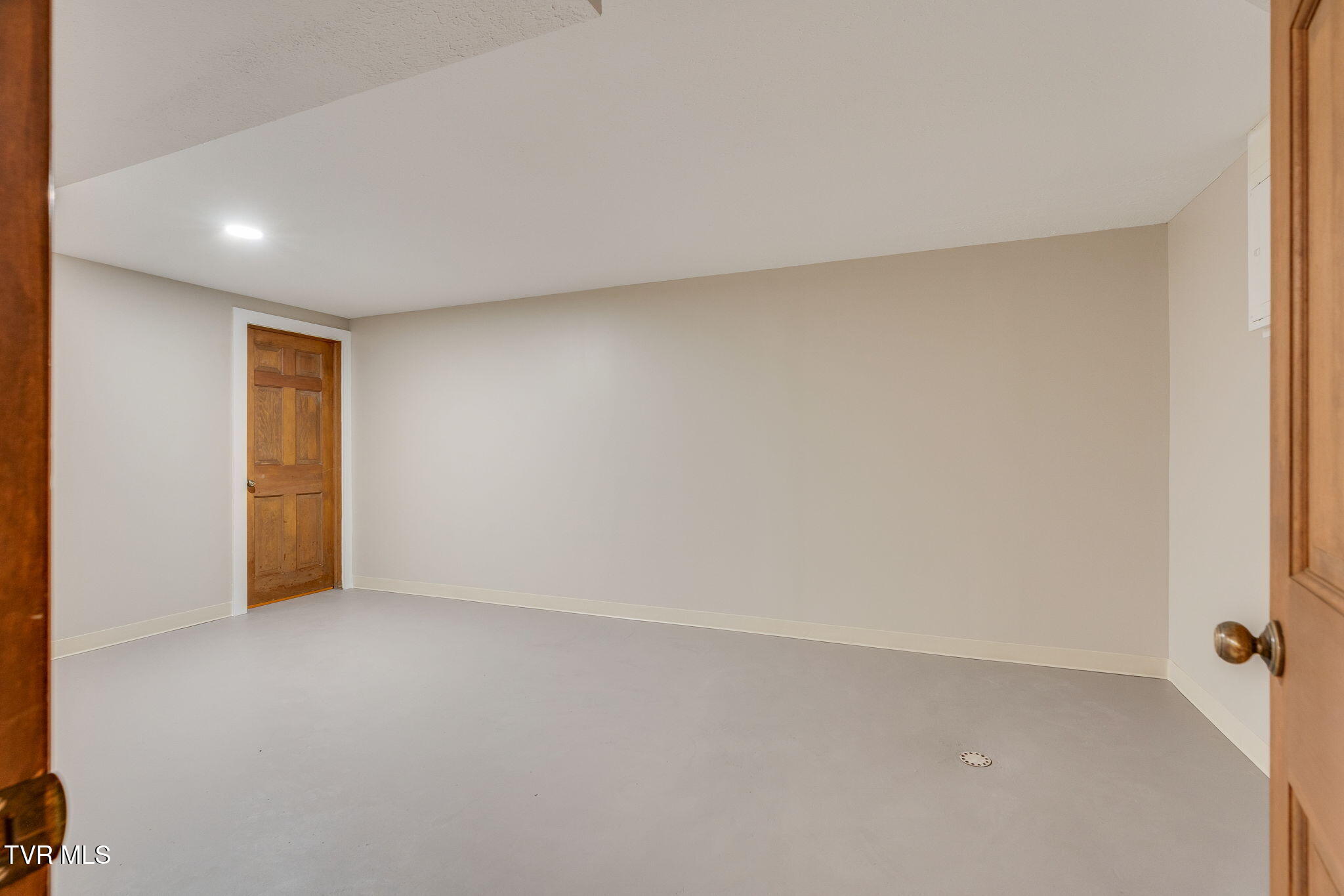 512 Hidden Valley Road