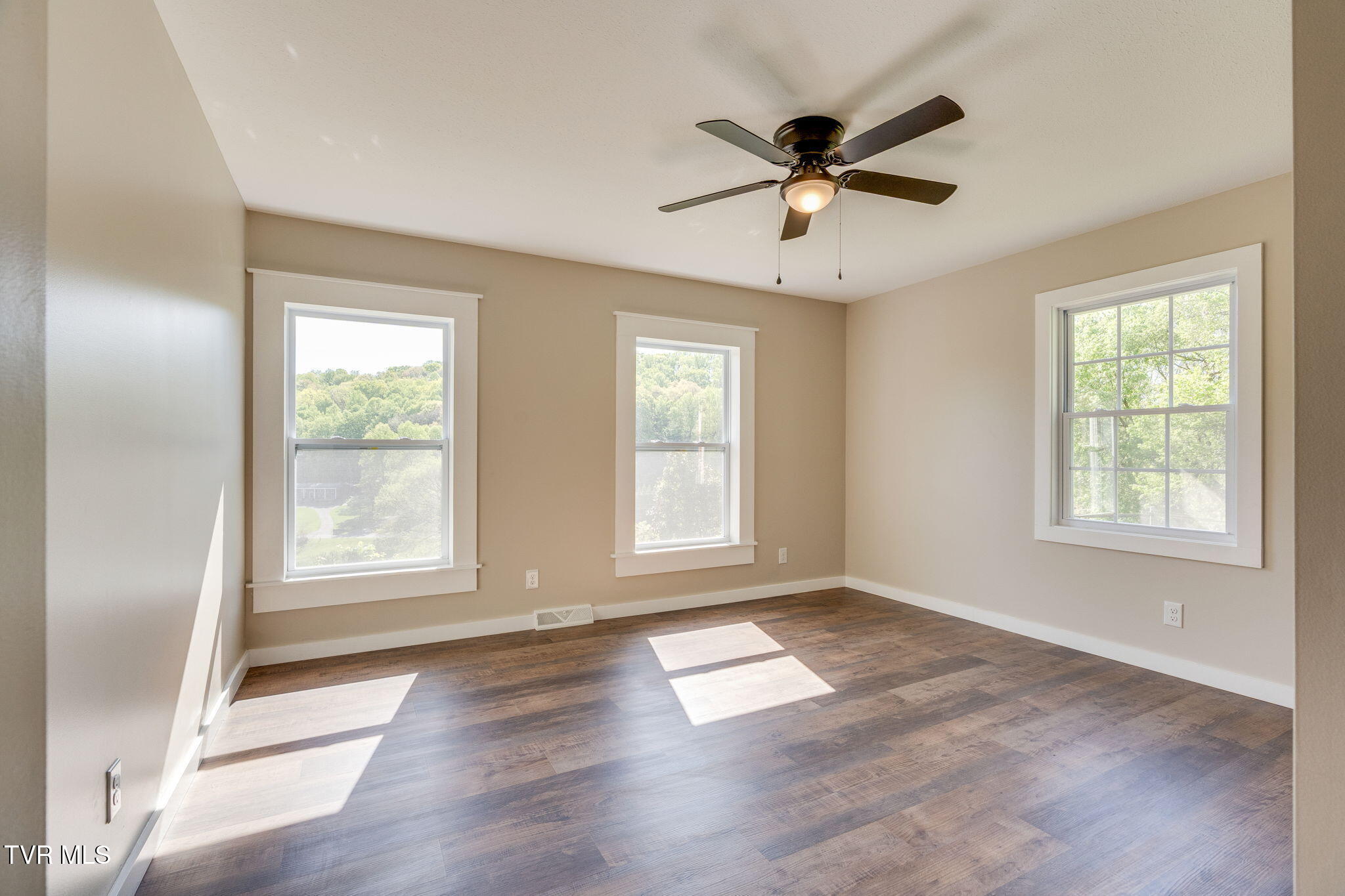 512 Hidden Valley Road
