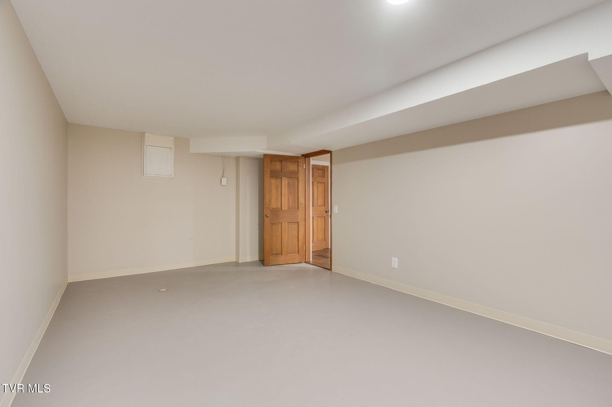 512 Hidden Valley Road