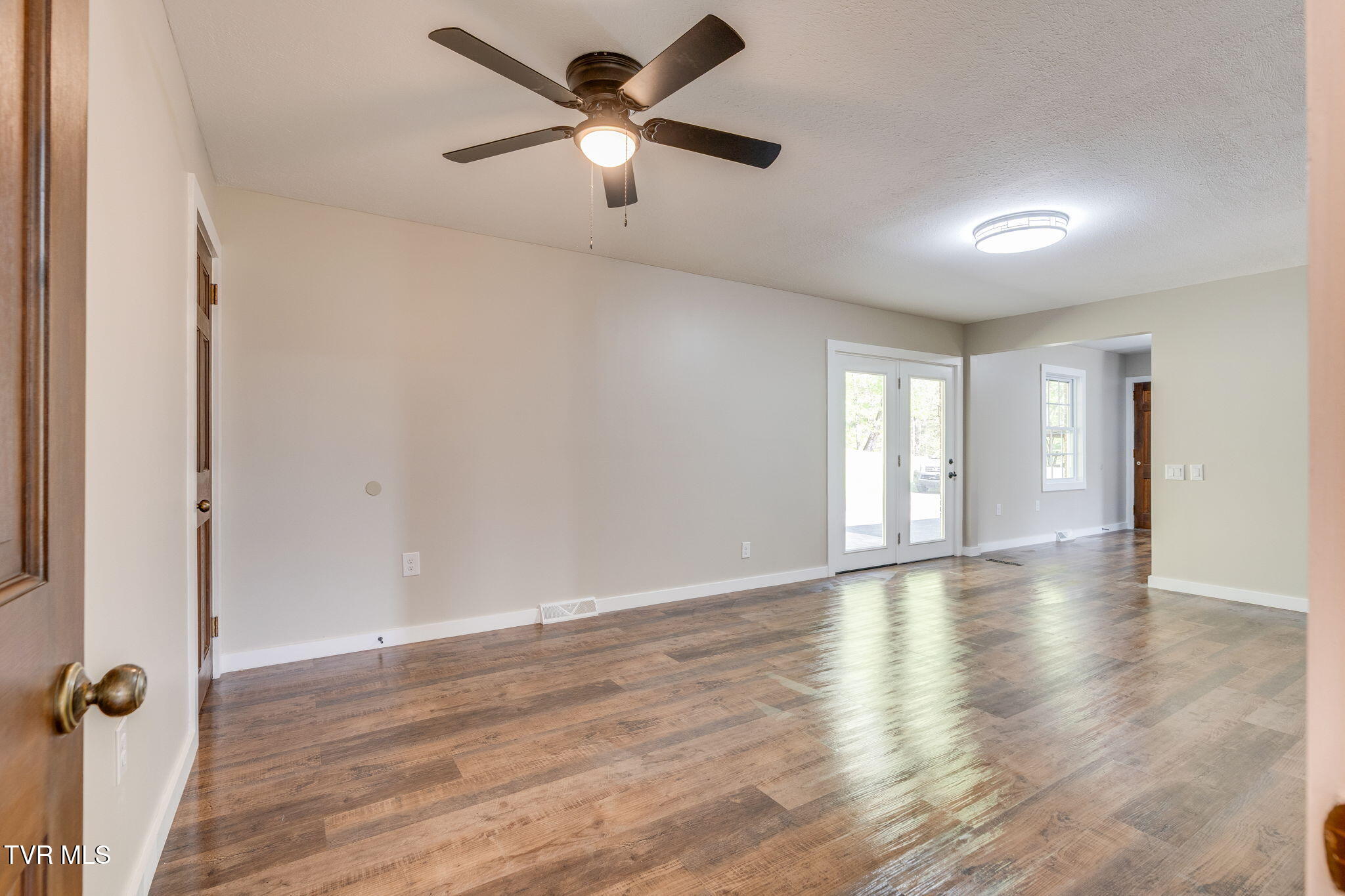 512 Hidden Valley Road