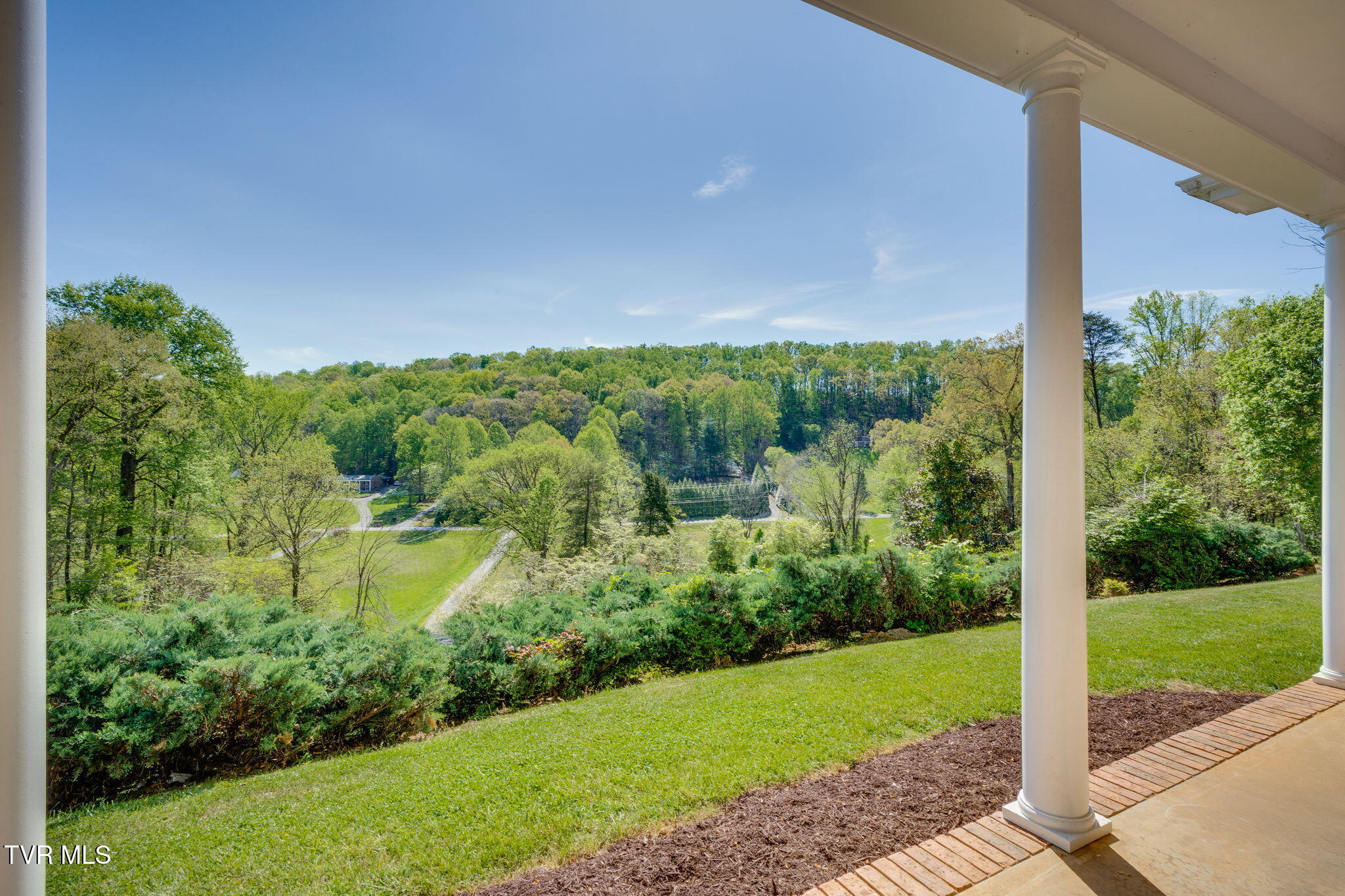 512 Hidden Valley Road