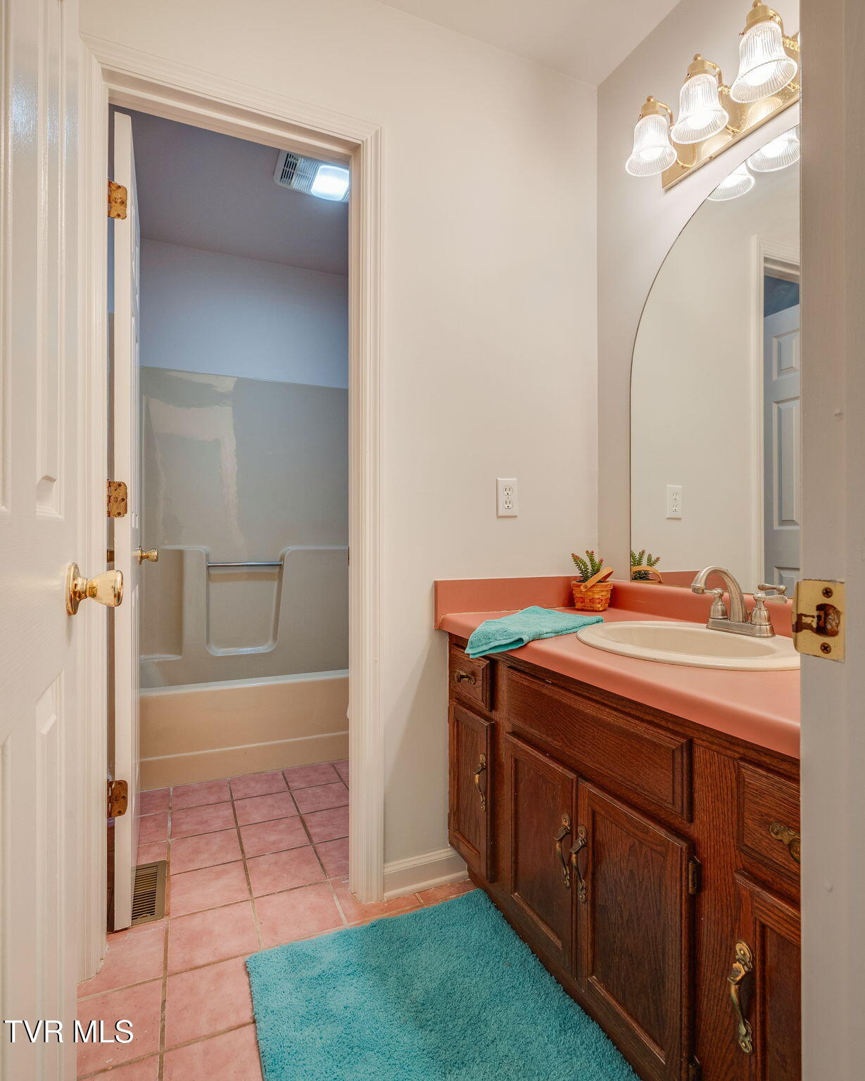 437 South Central Avenue