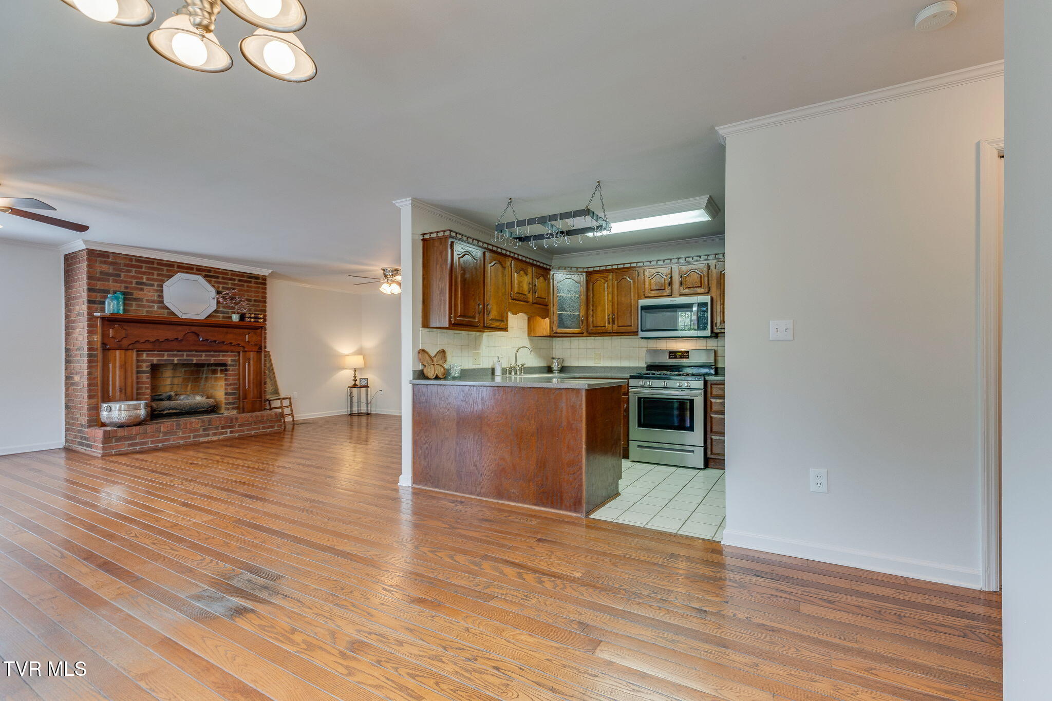 437 South Central Avenue
