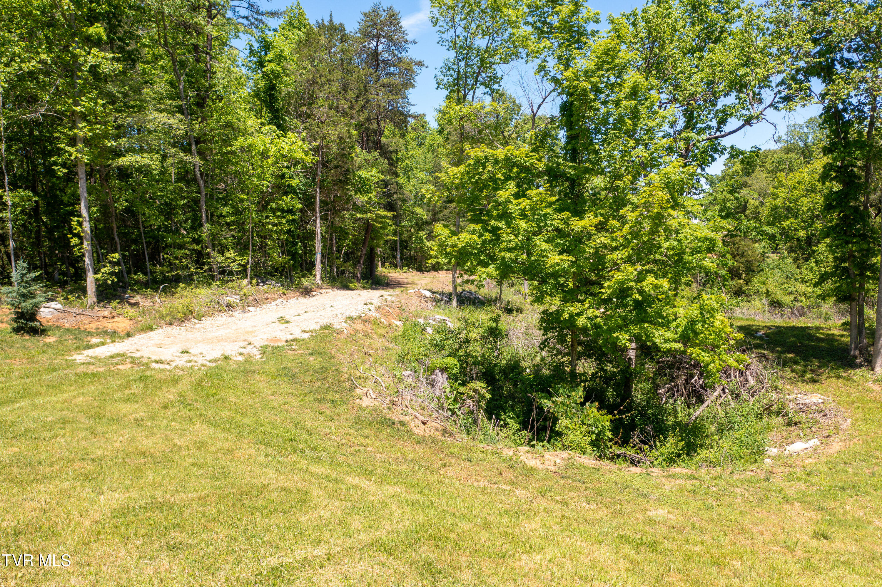 882 Walnut Grove Road