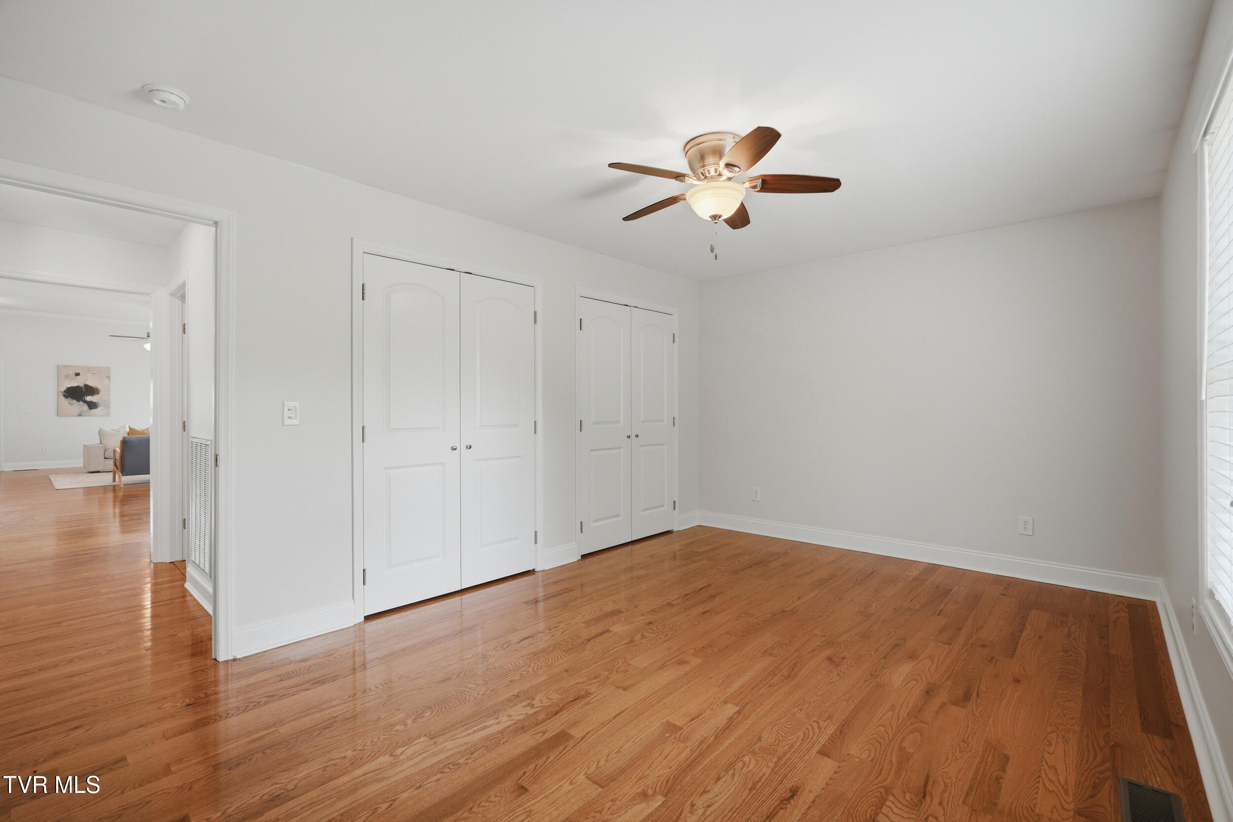 2204 Valley Drive