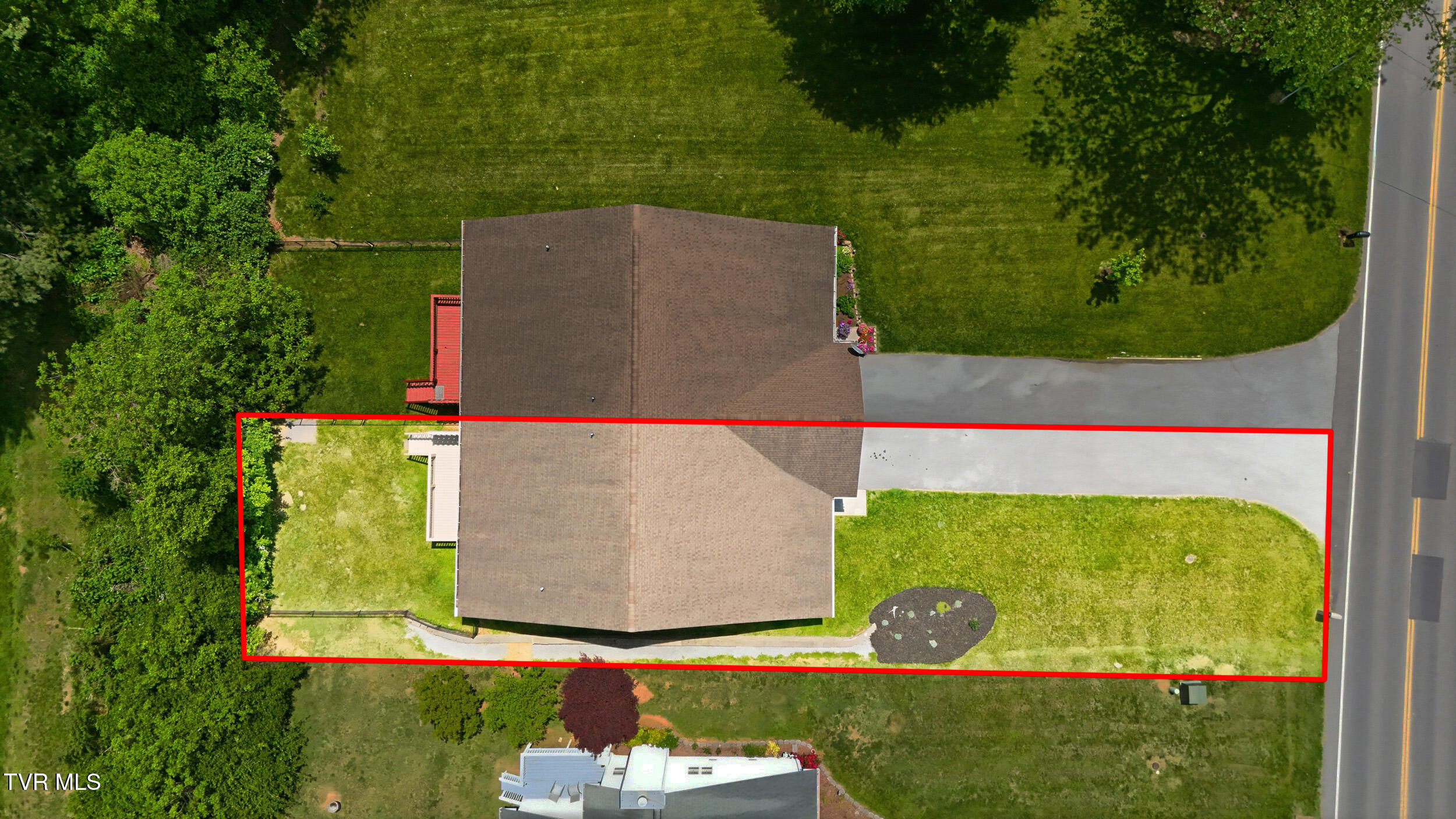 2204 Valley Drive