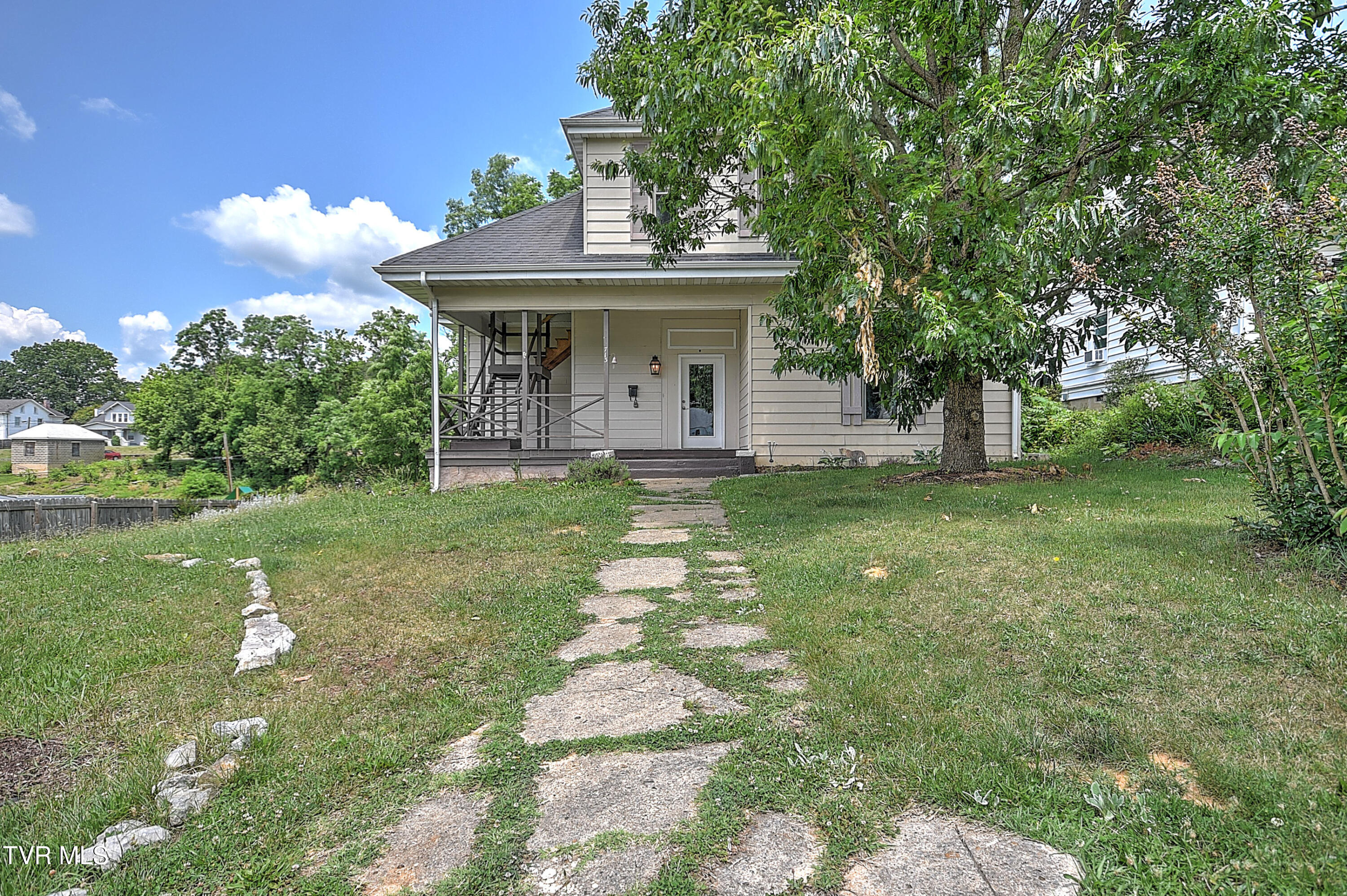 713 Ash Street